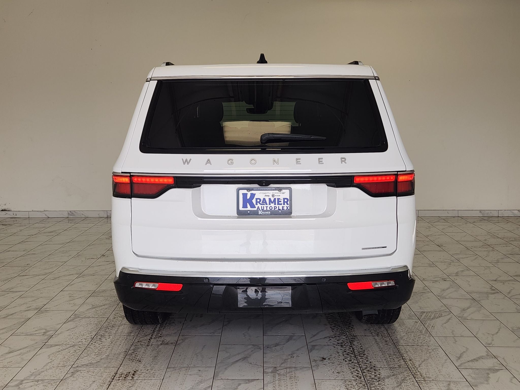 2024 Jeep Wagoneer L Series II — photo 6