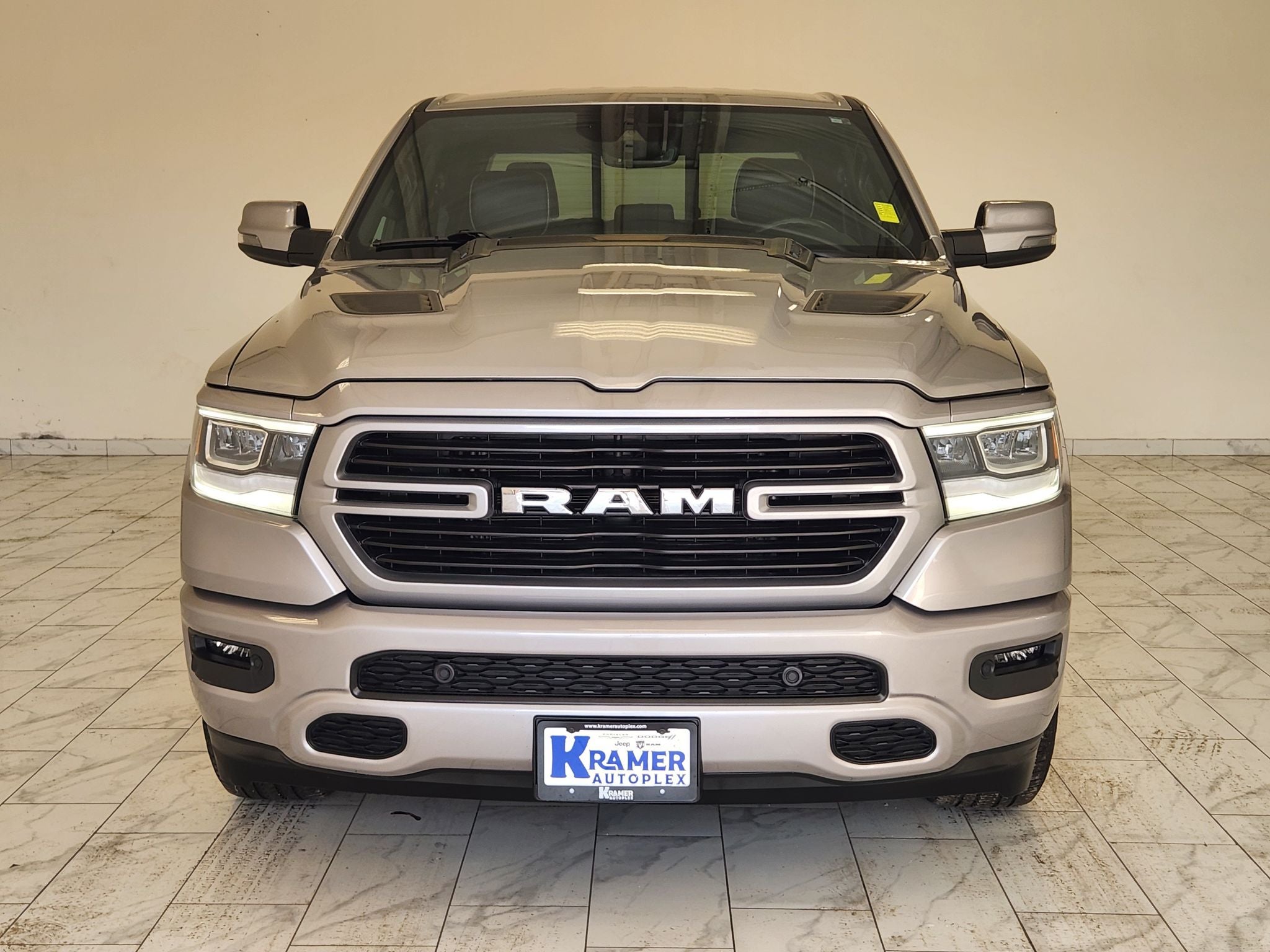 2024 RAM 1500 Laramie — photo 2