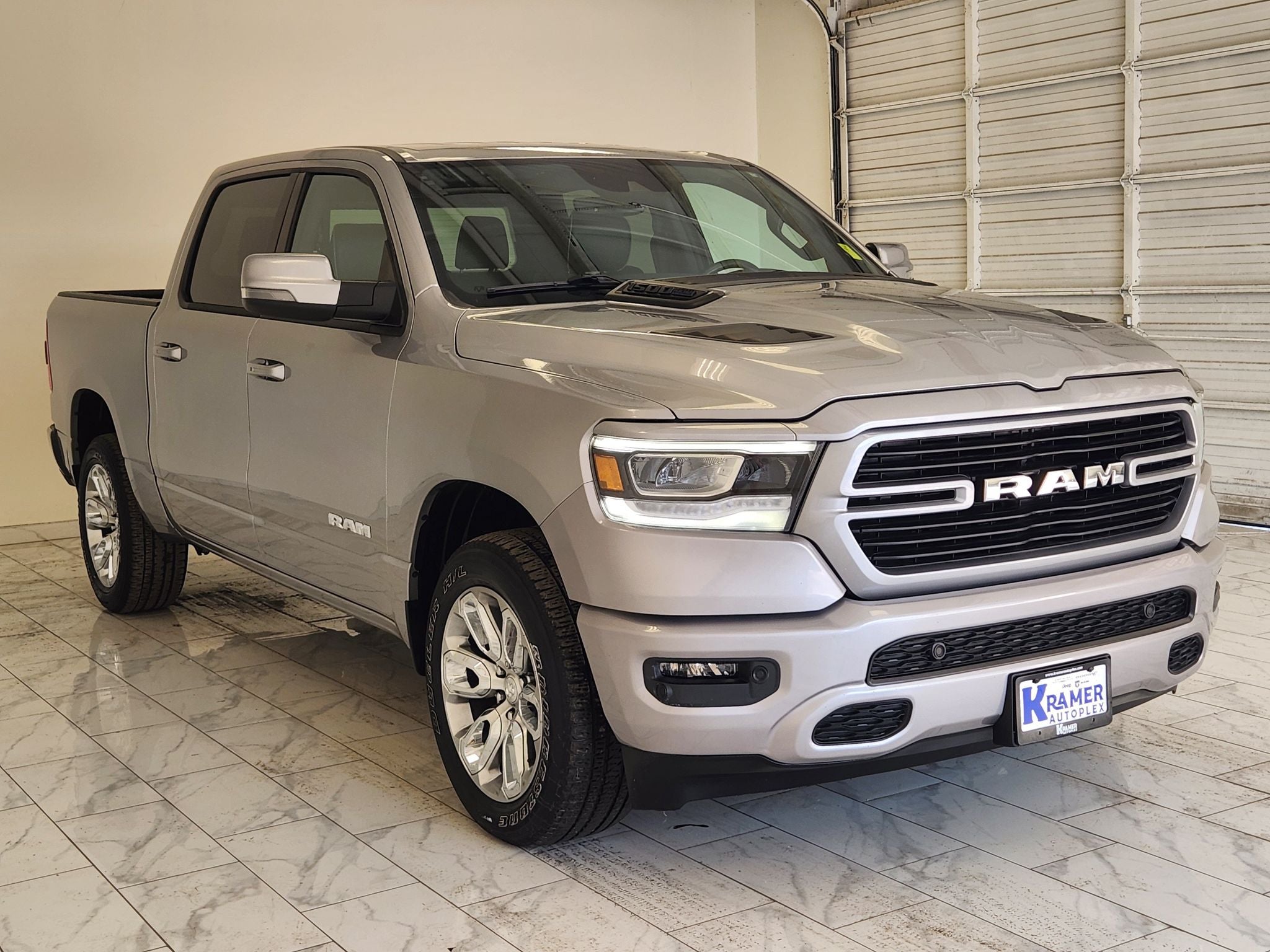 2024 RAM 1500 Laramie — photo 3