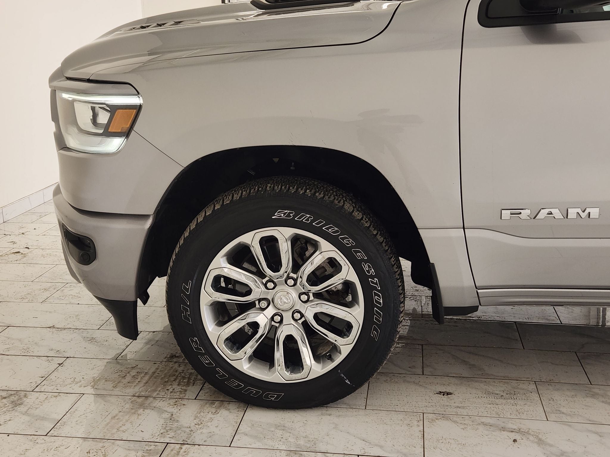 2024 RAM 1500 Laramie — photo 8