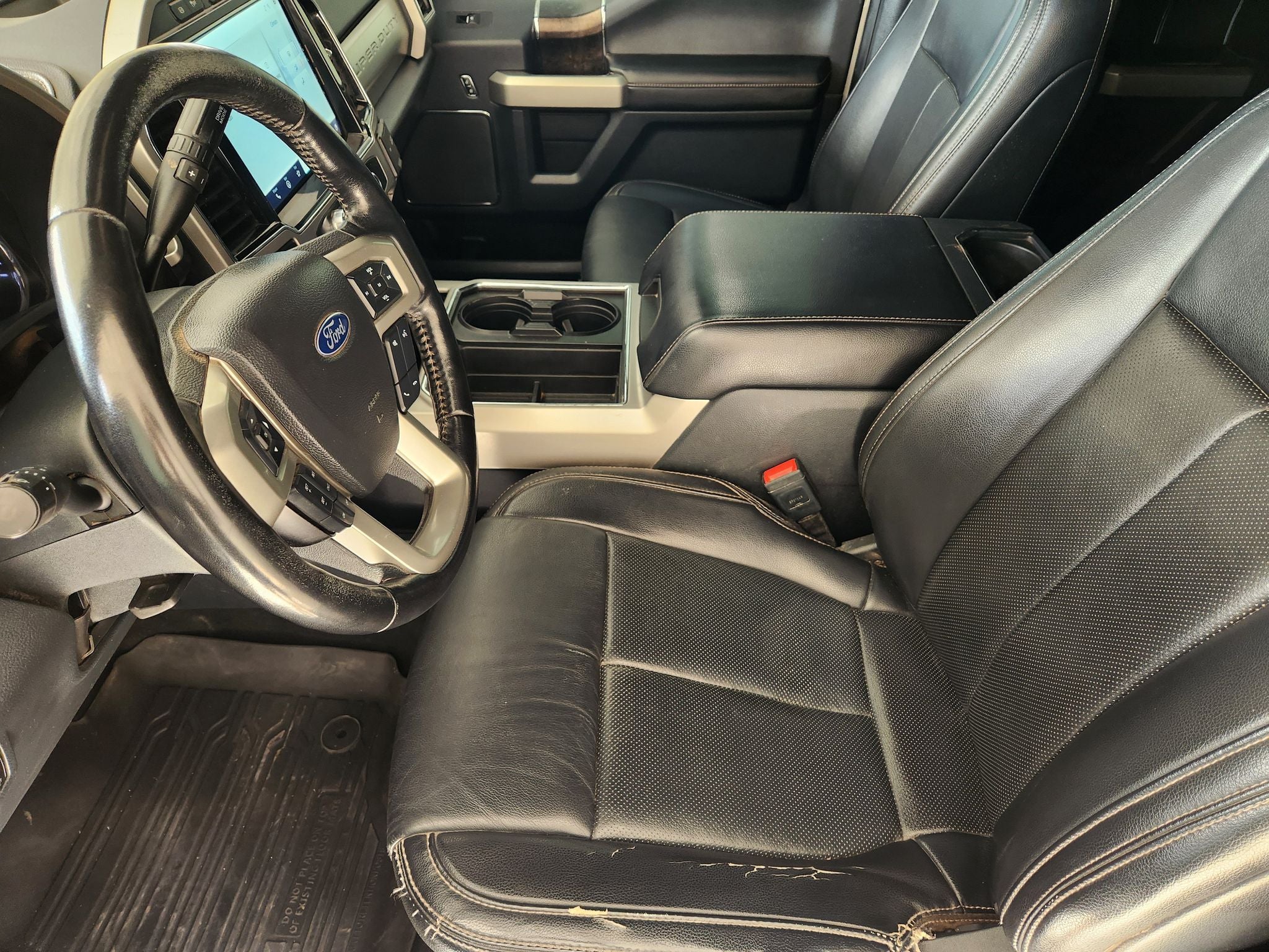 2022 Ford F-250 LARIAT — photo 12