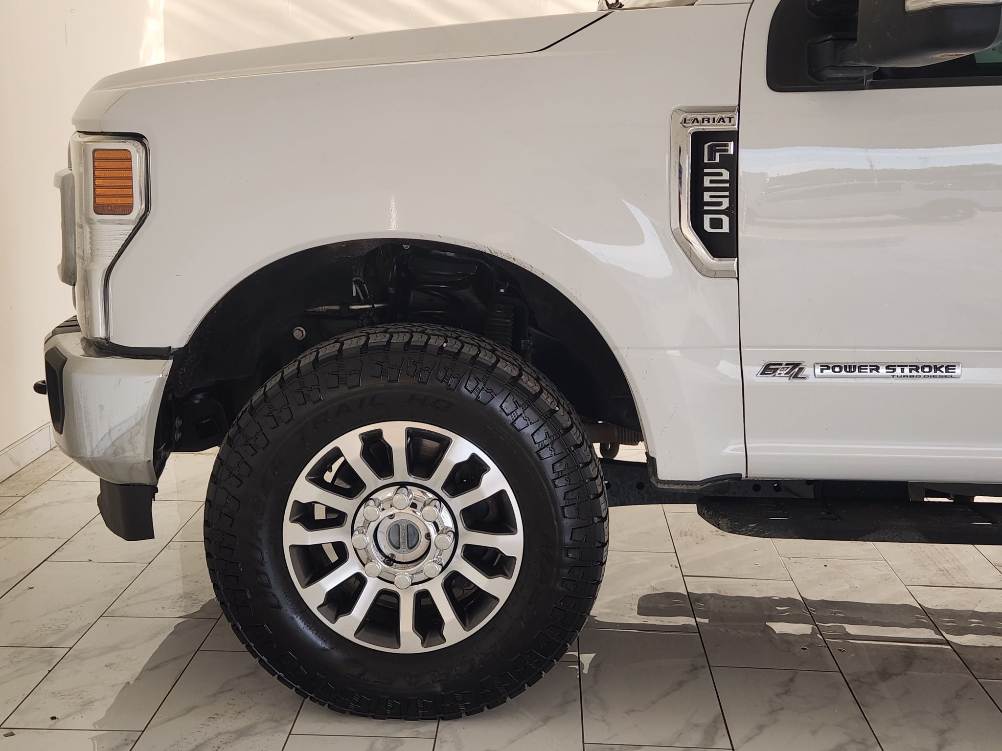 2022 Ford F-250 LARIAT — photo 8