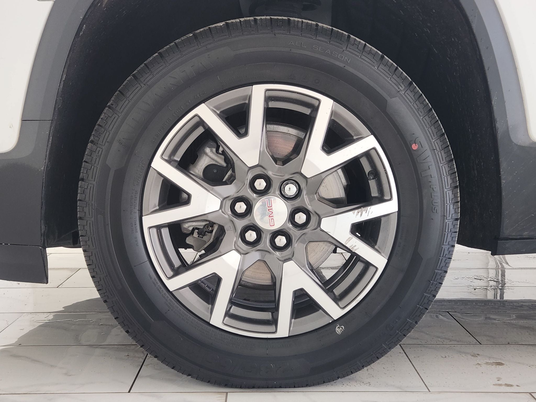 2023 GMC Acadia SLE — photo 10