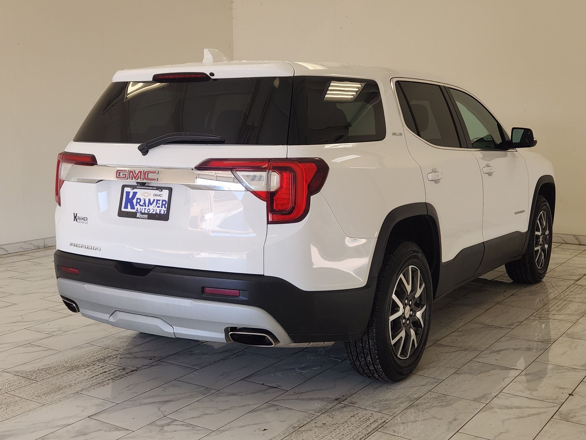 2023 GMC Acadia SLE — photo 5
