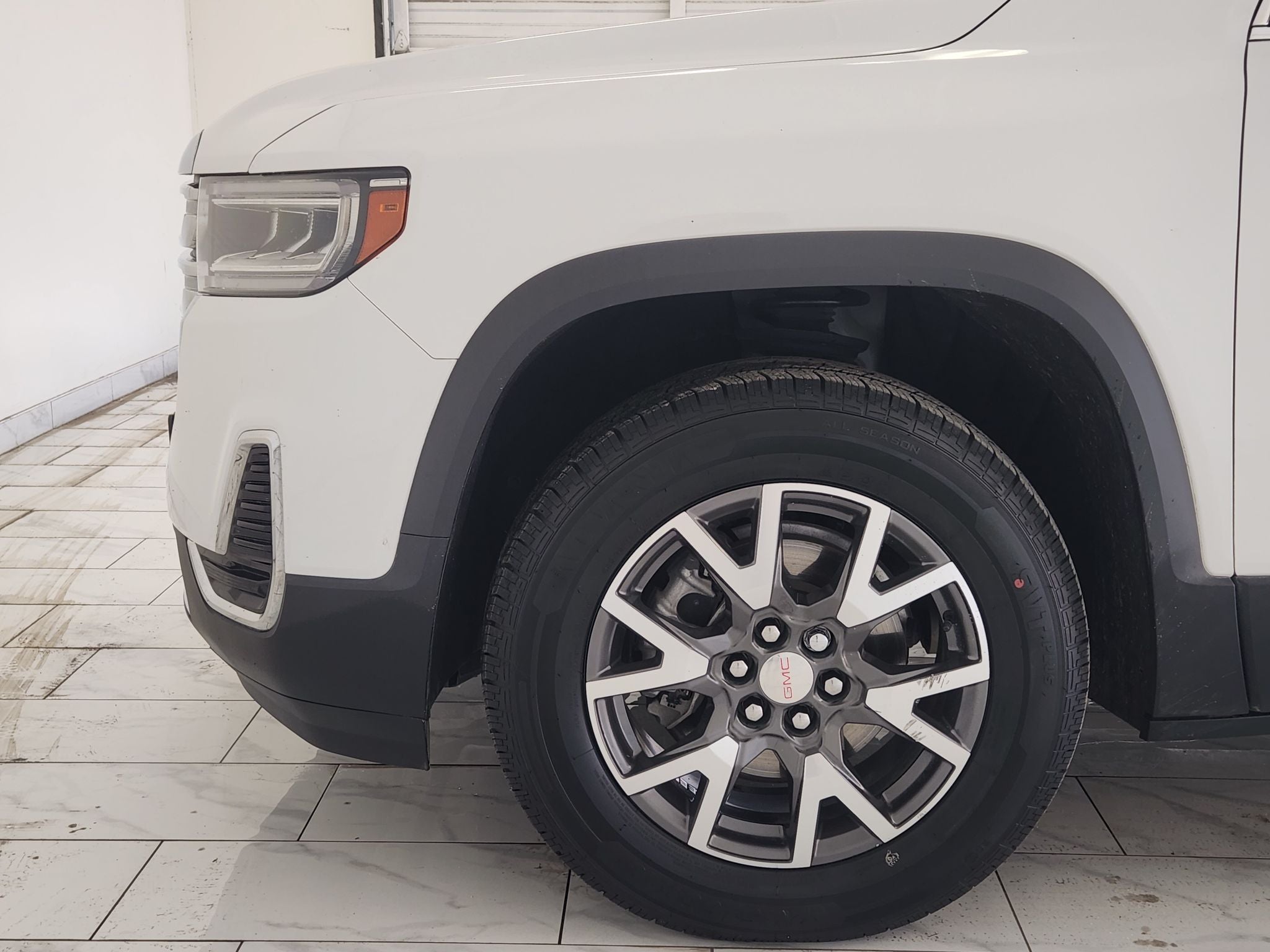 2023 GMC Acadia SLE — photo 8