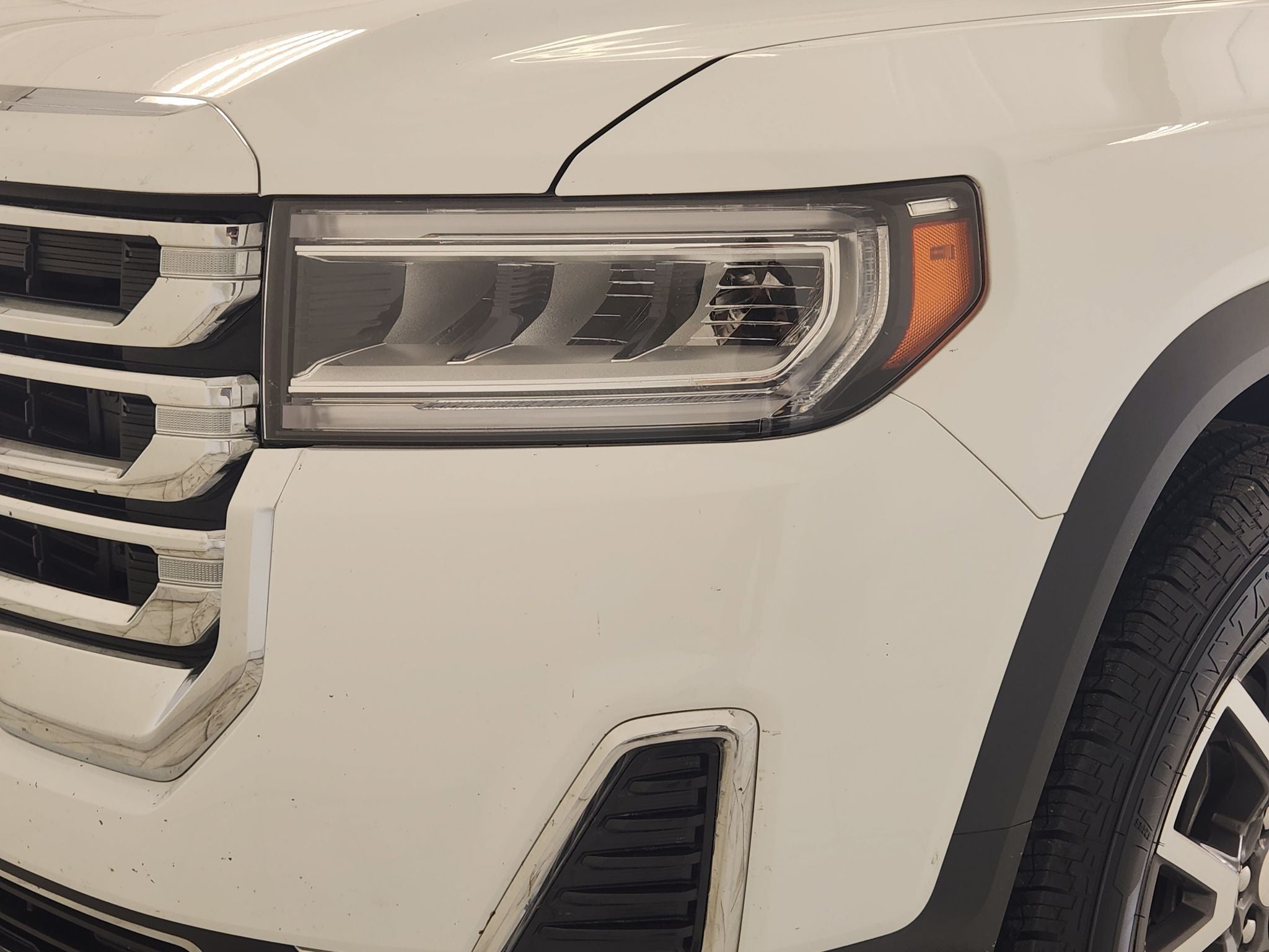 2023 GMC Acadia SLE — photo 9