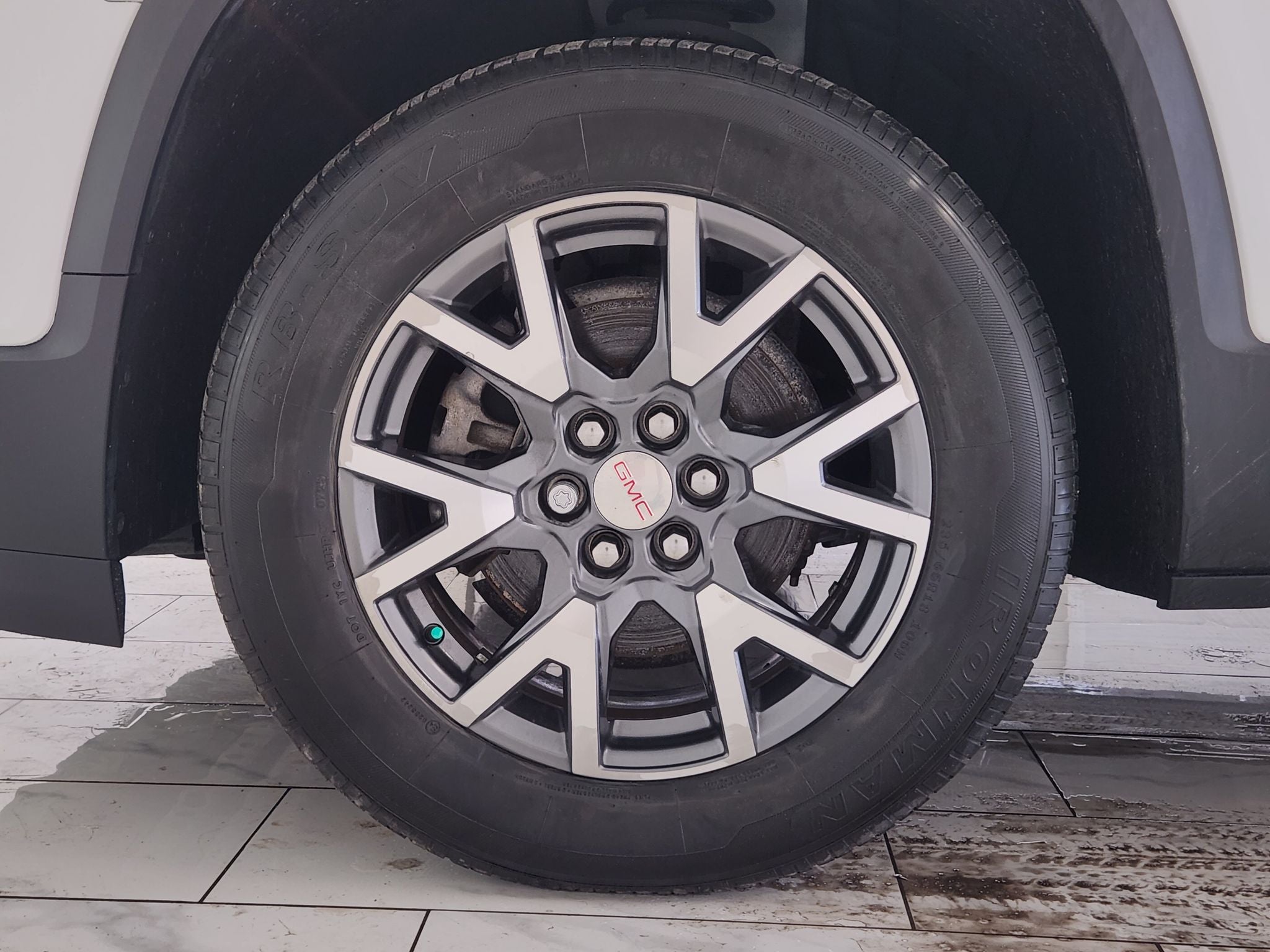 2023 GMC Acadia SLT — photo 10