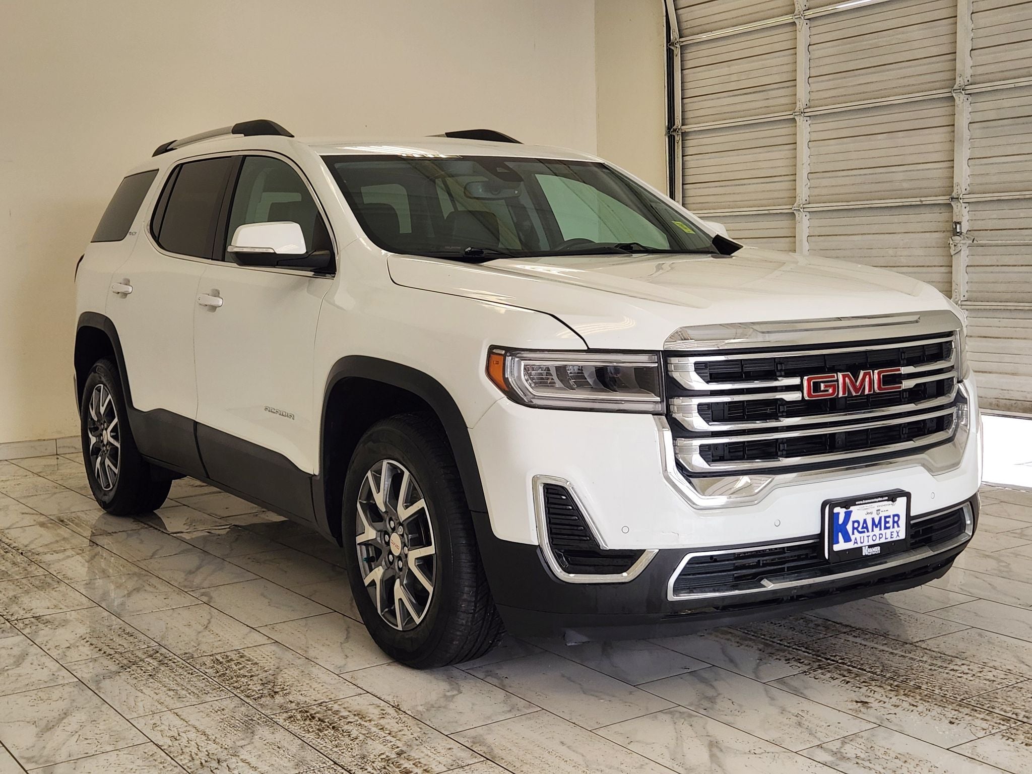 2023 GMC Acadia SLT — photo 3