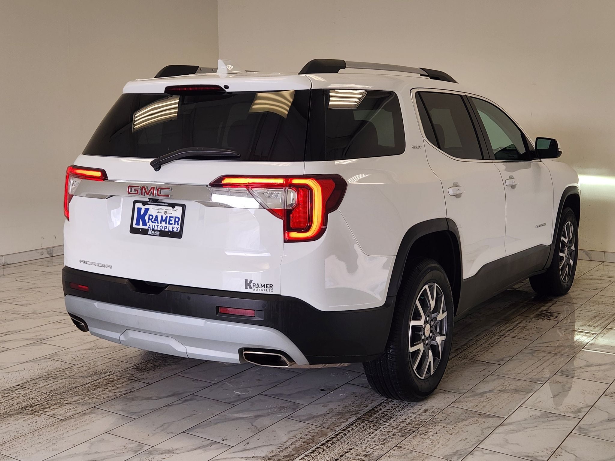 2023 GMC Acadia SLT — photo 5