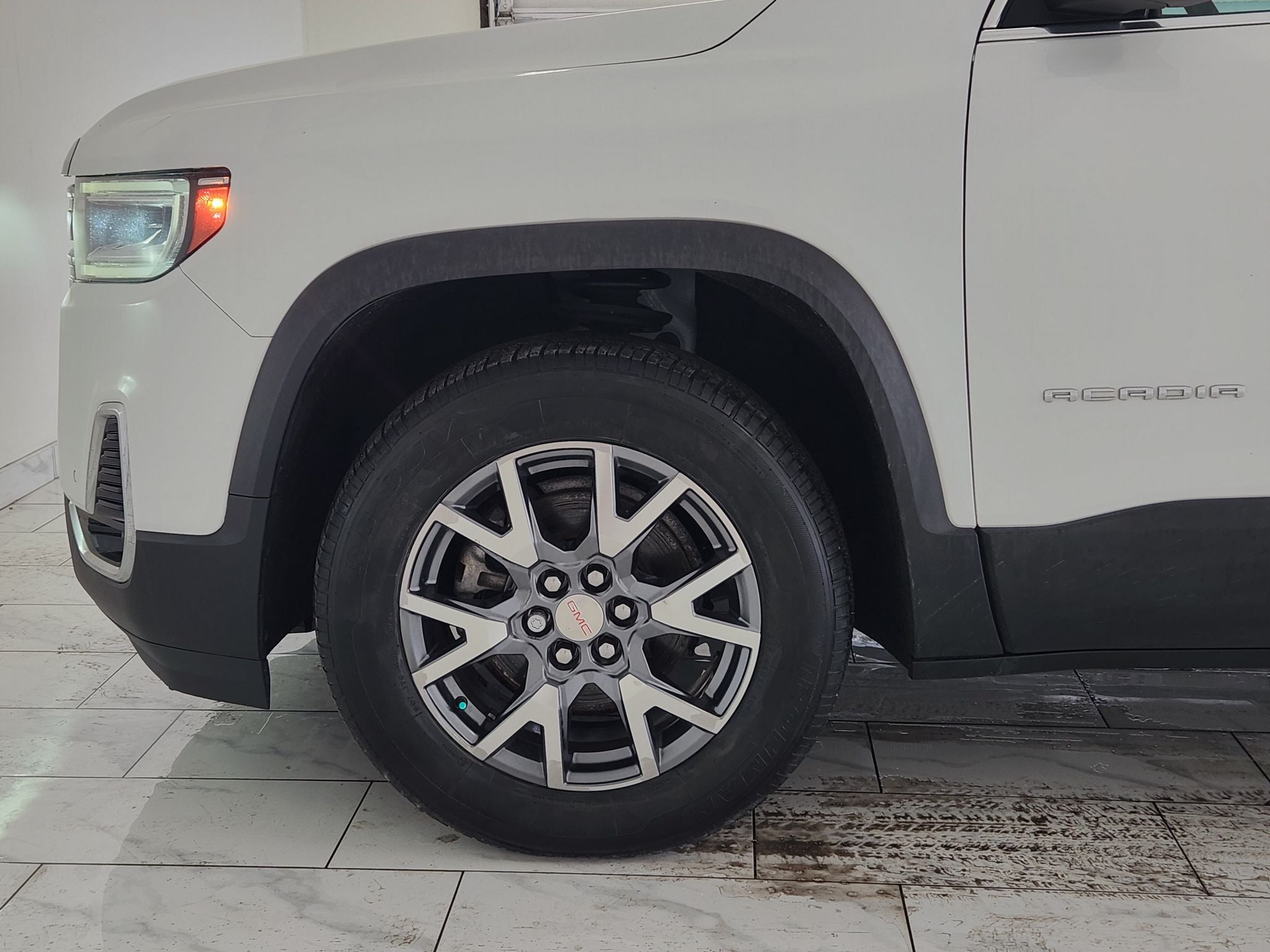 2023 GMC Acadia SLT — photo 8