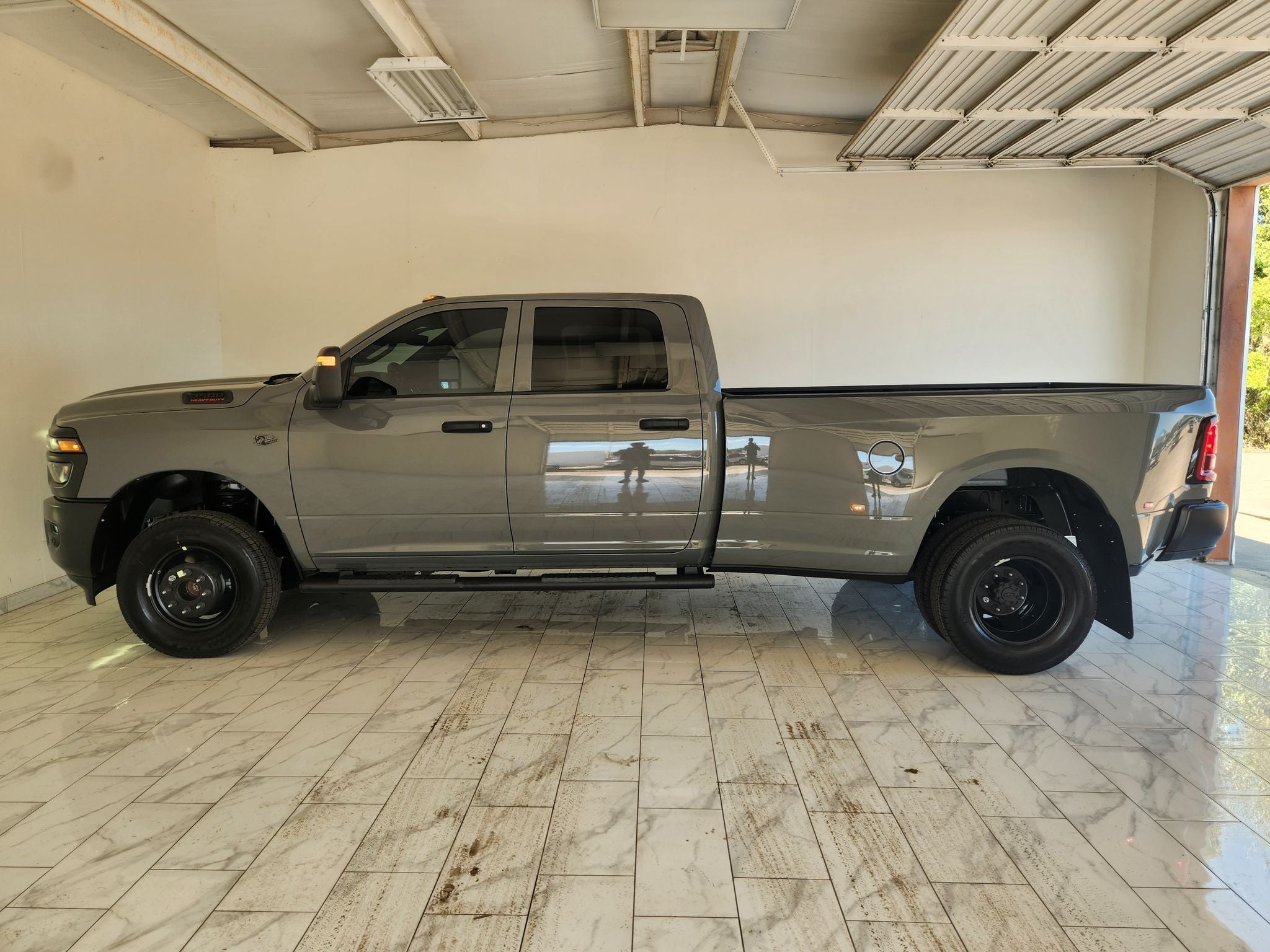 2027 RAM 3500 Tradesman — photo 6