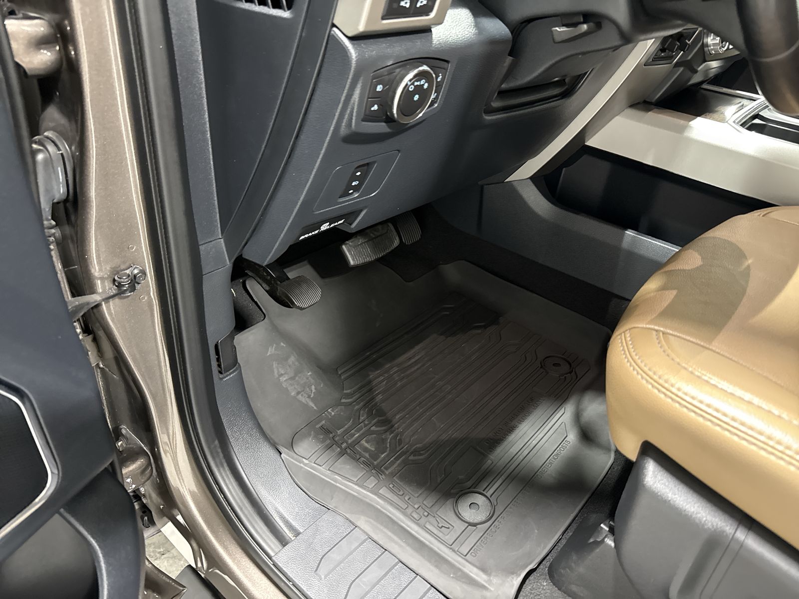 2022 Ford F-250 LARIAT — photo 10