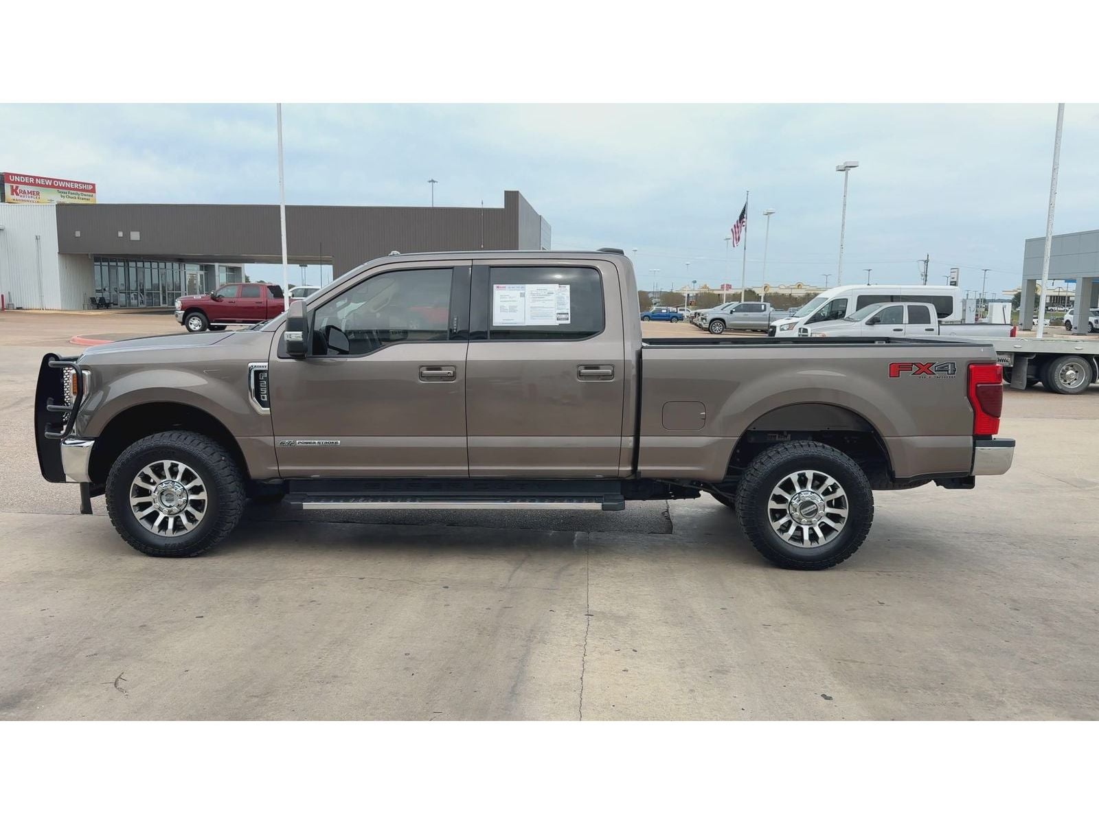 2022 Ford F-250 LARIAT — photo 5