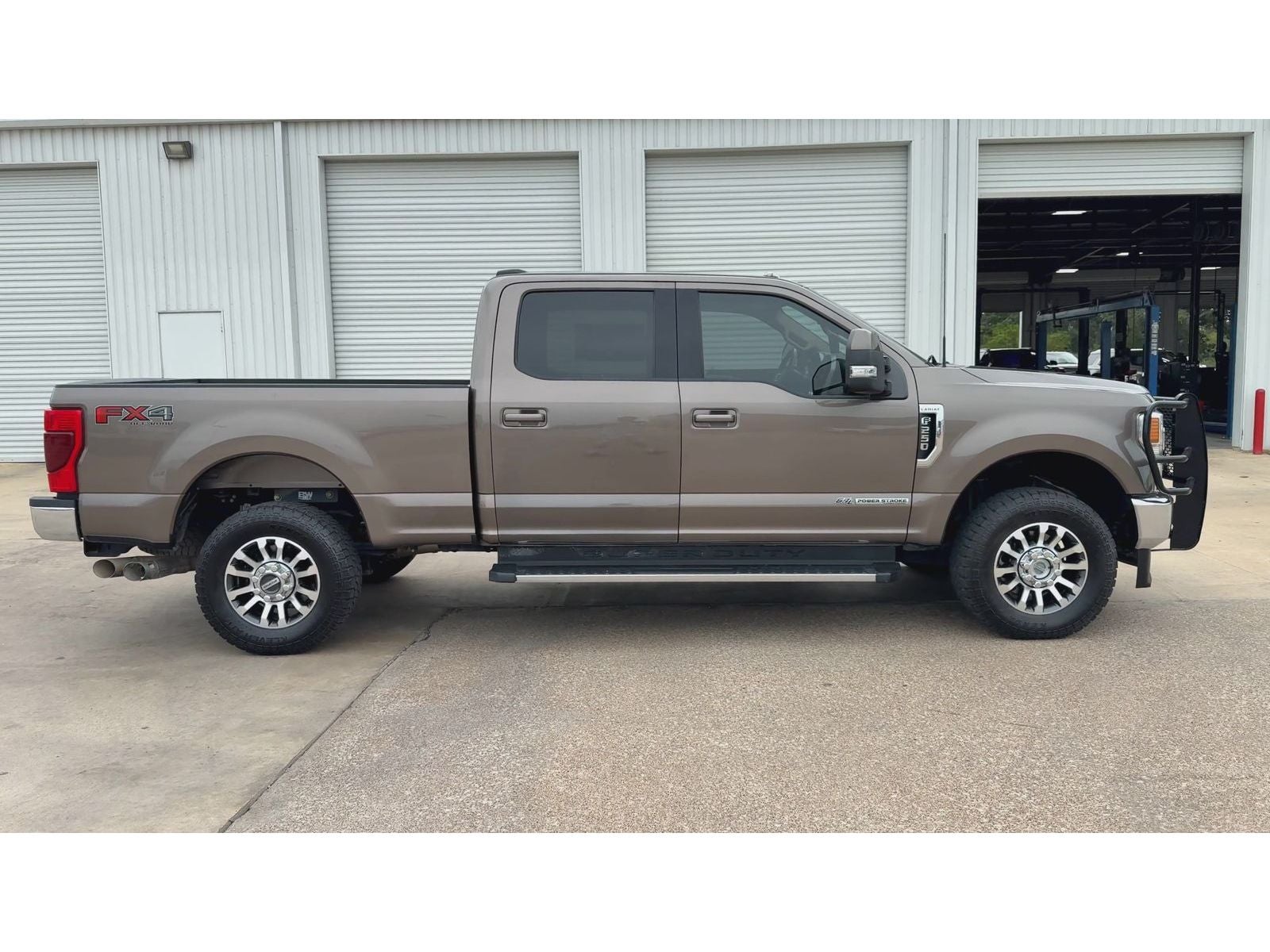 2022 Ford F-250 LARIAT — photo 9
