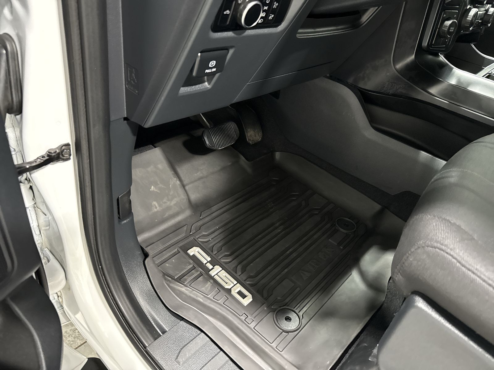 2025 Ford F-150 STX — photo 10