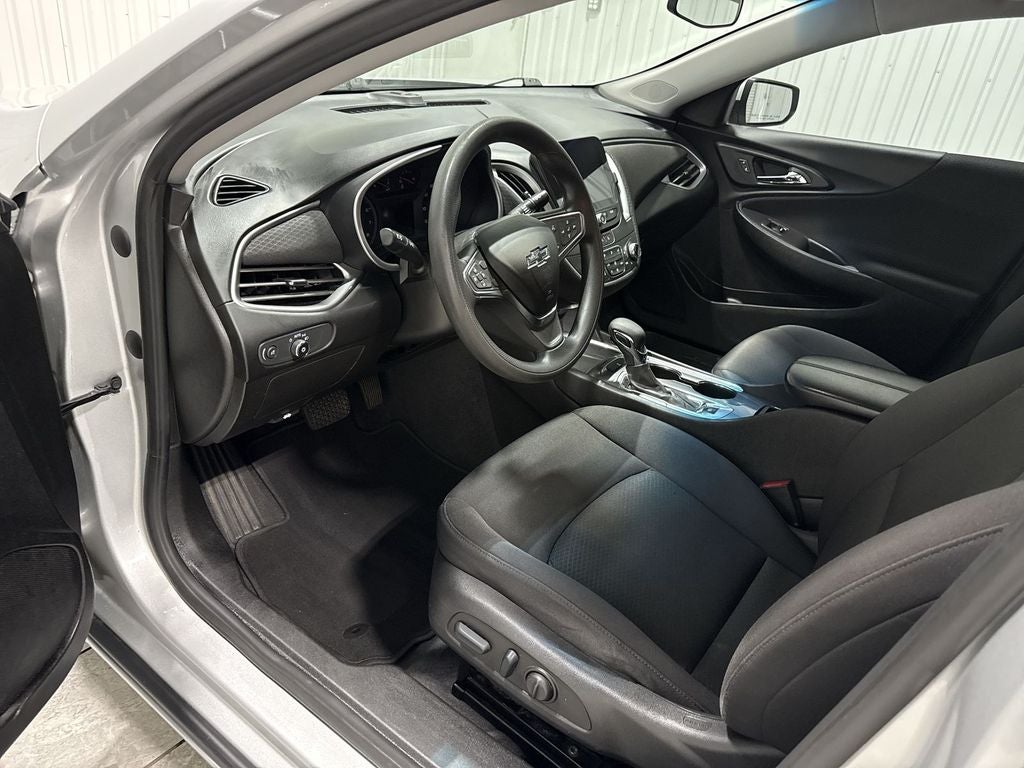 2022 Chevrolet Malibu FWD LT