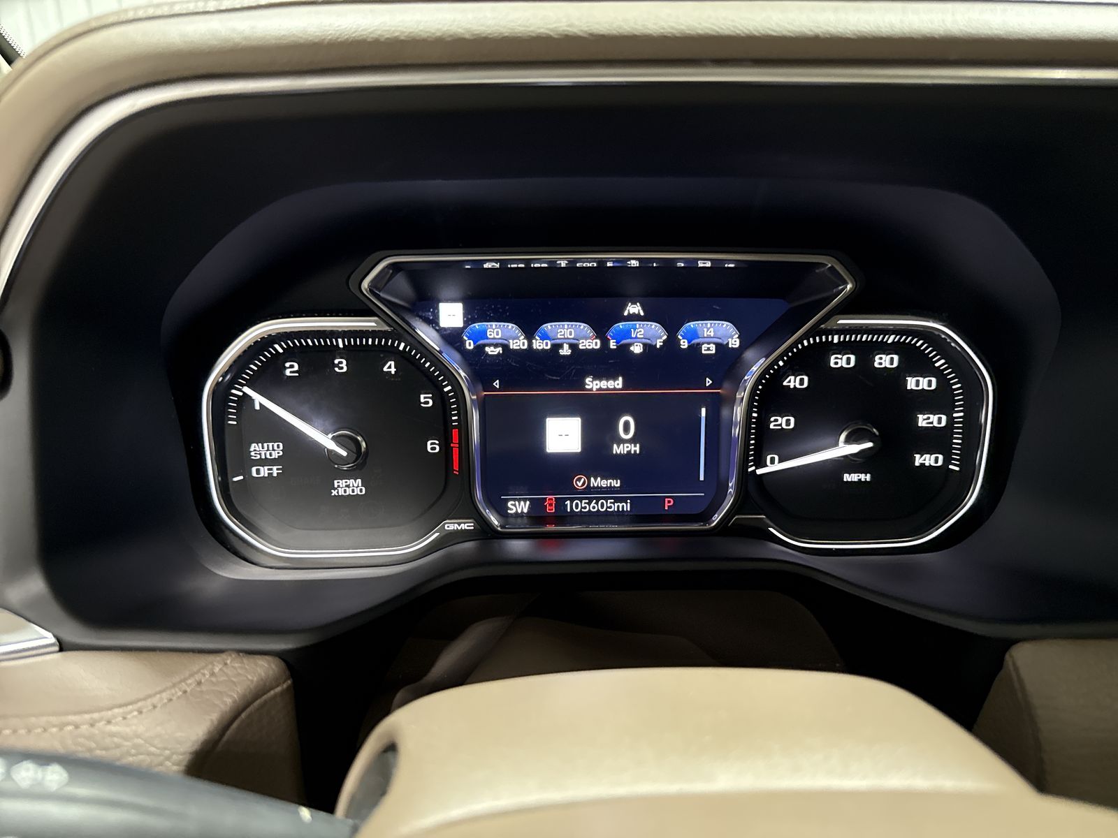 2021 GMC Yukon Denali — photo 11