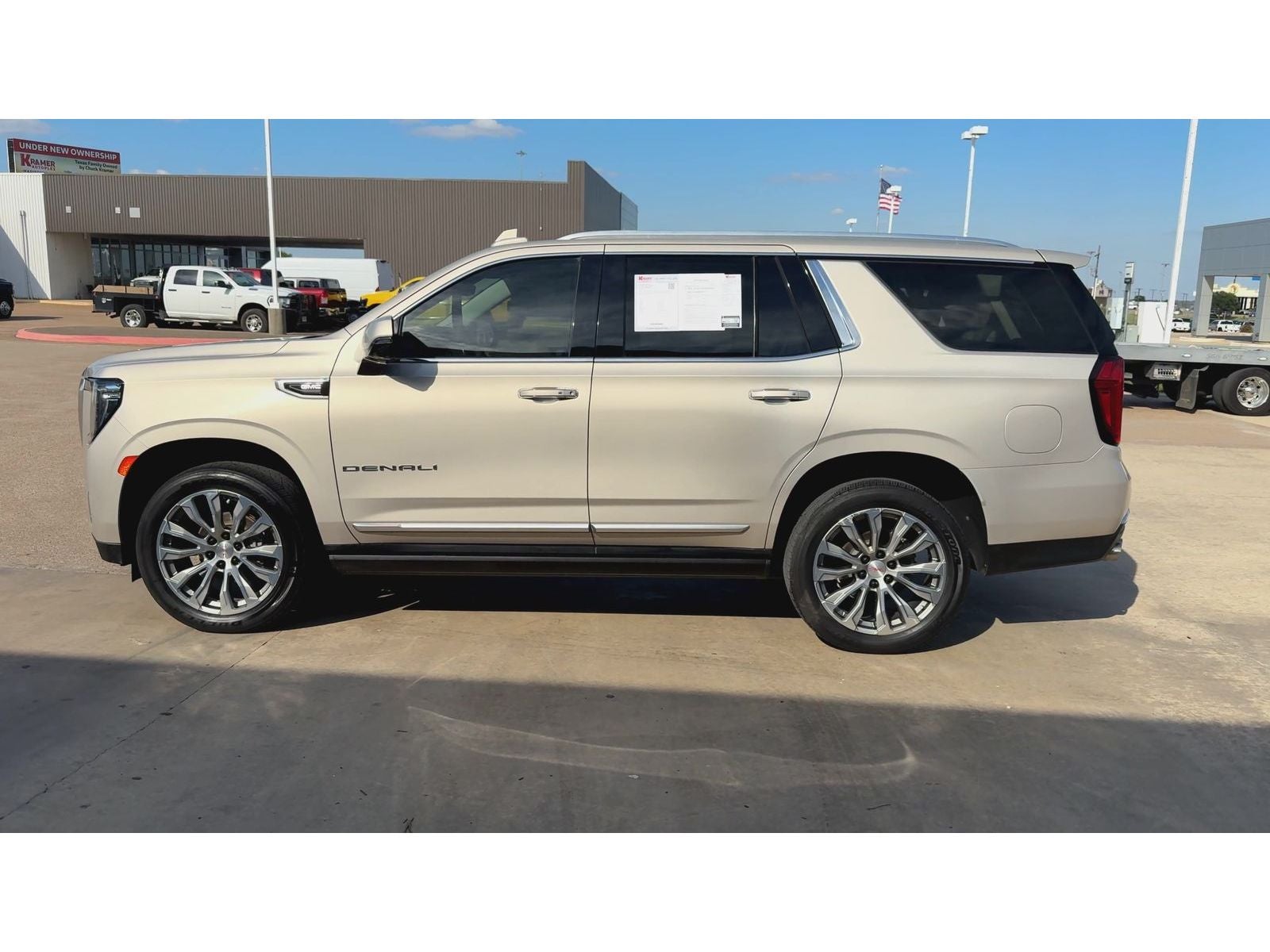 2021 GMC Yukon Denali — photo 5