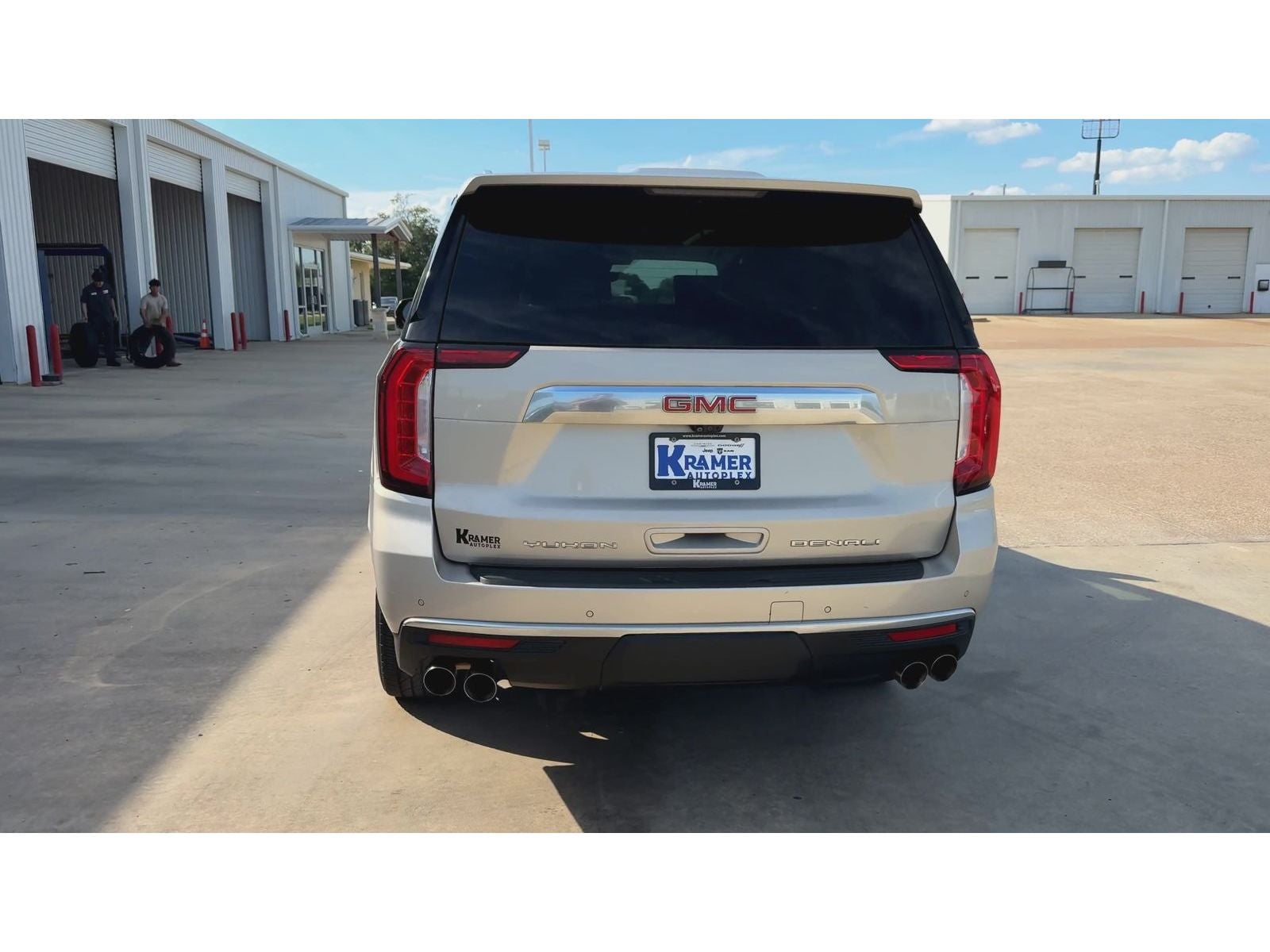 2021 GMC Yukon Denali — photo 7