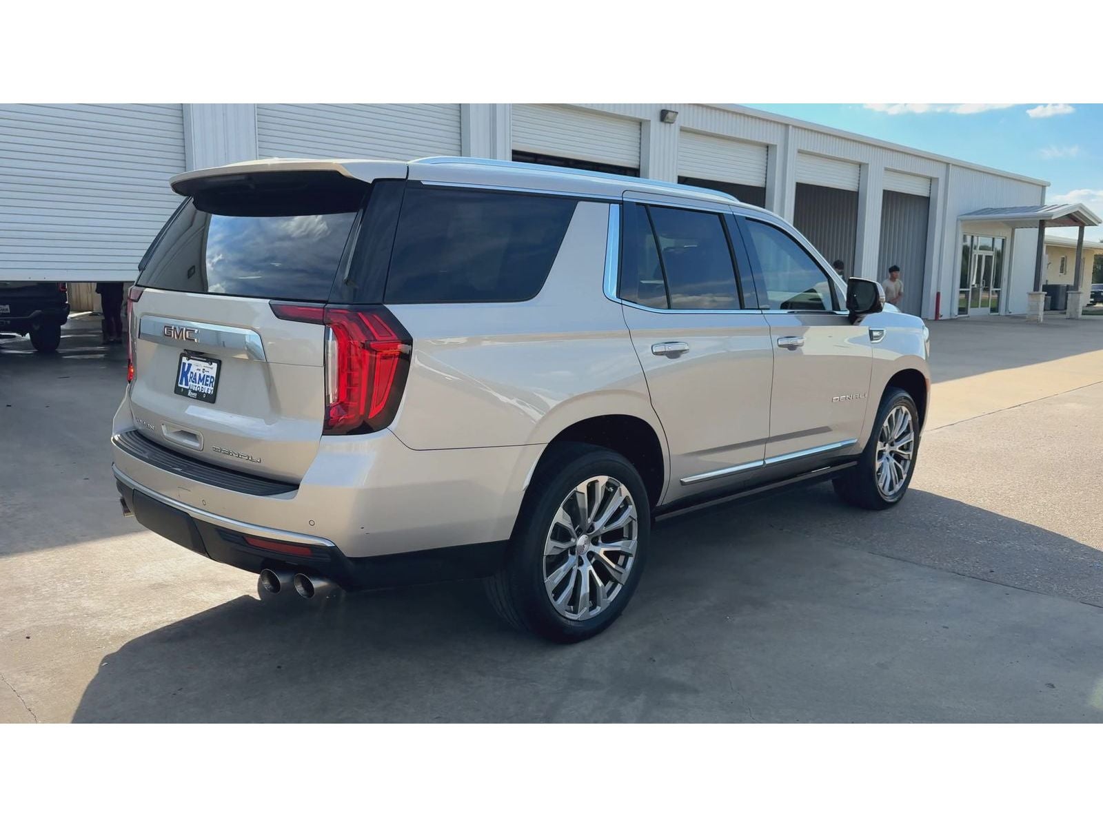 2021 GMC Yukon Denali — photo 8