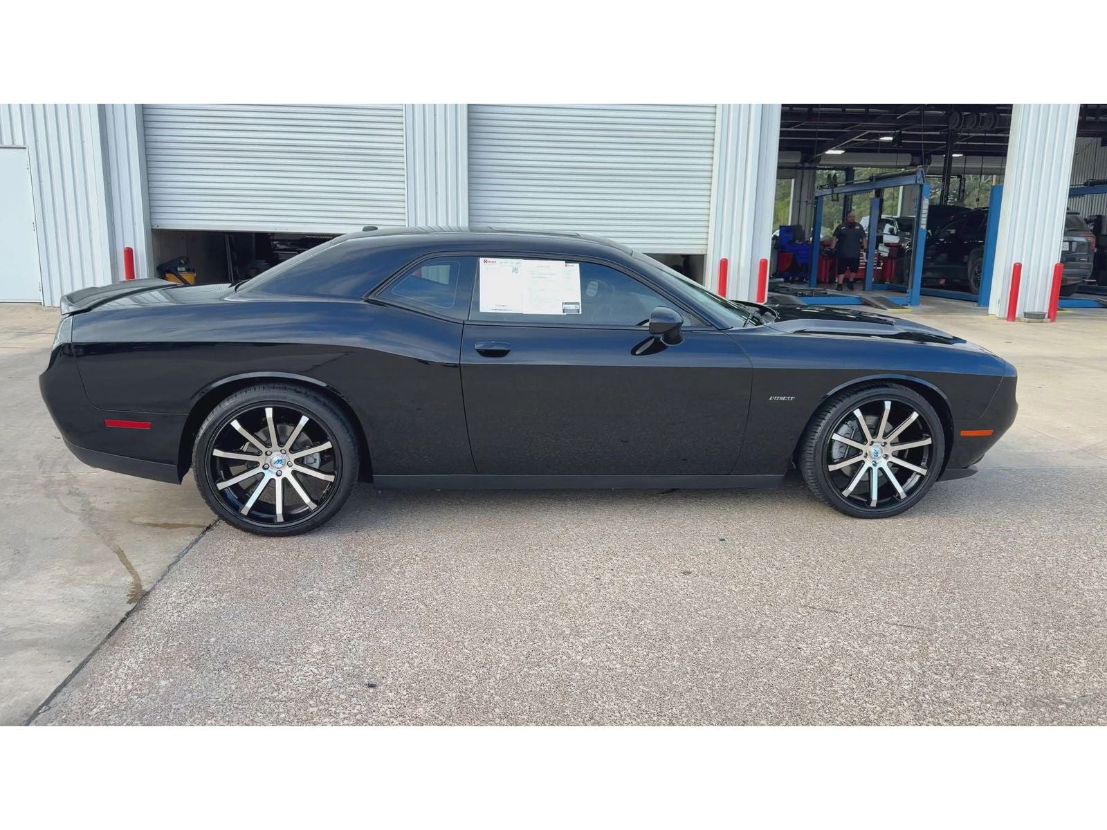 2015 Dodge Challenger R/T — photo 9