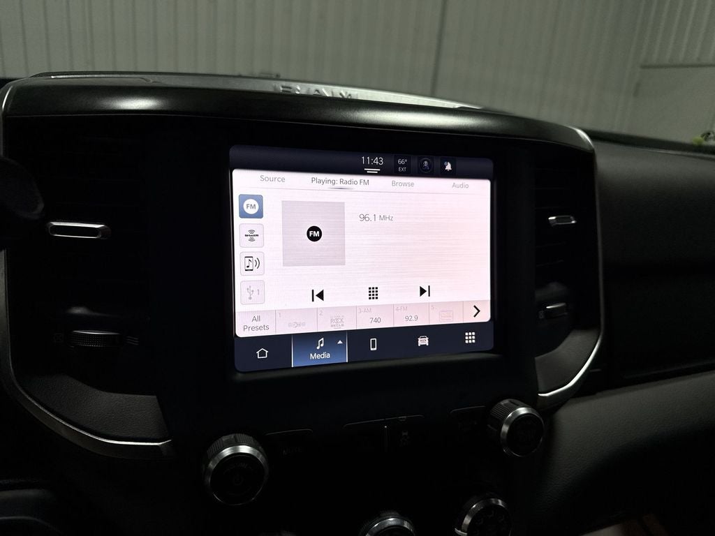 2024 RAM 3500 Big Horn Crew Cab 4x4 8' Box