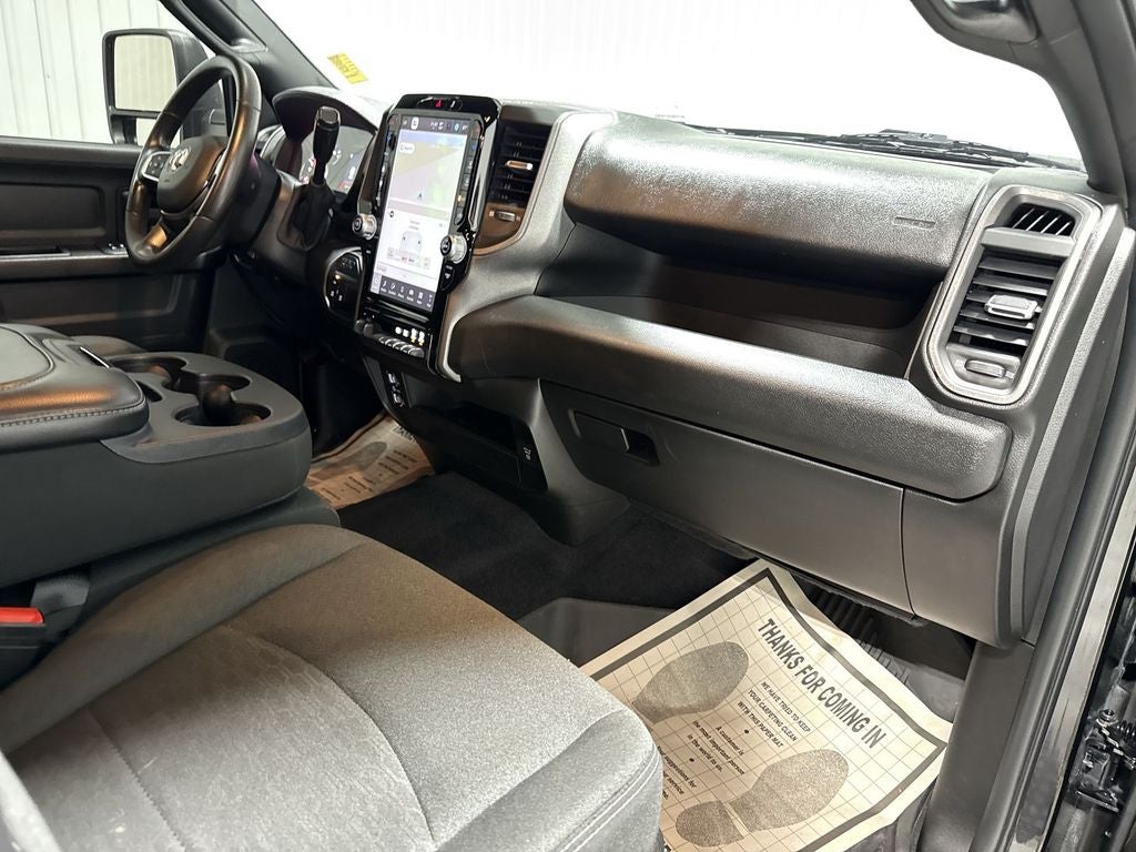 2025 RAM 3500 Tradesman Crew Cab 4x4 8' Box