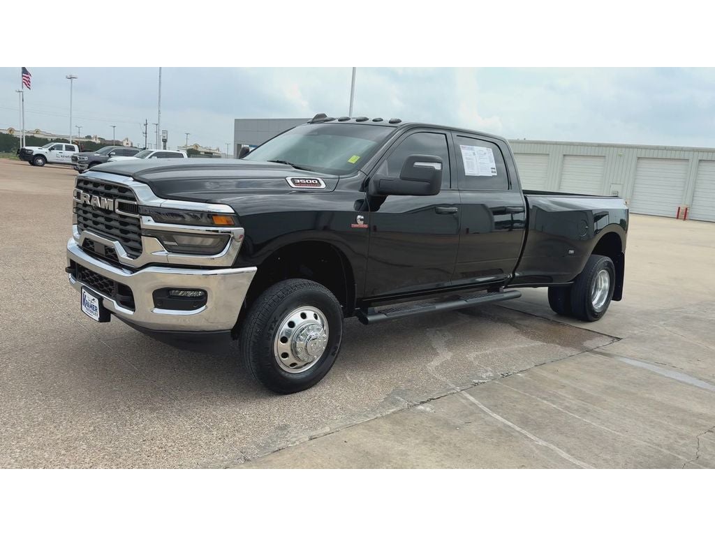 2025 RAM 3500 Tradesman Crew Cab 4x4 8' Box