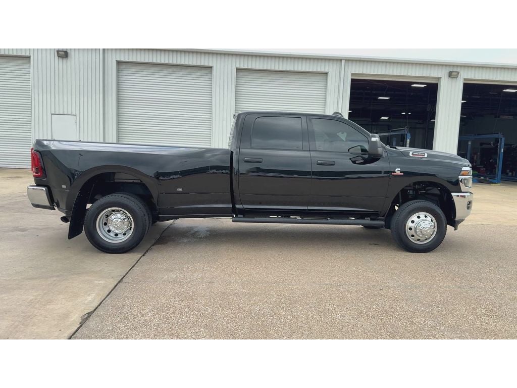 2025 RAM 3500 Tradesman Crew Cab 4x4 8' Box