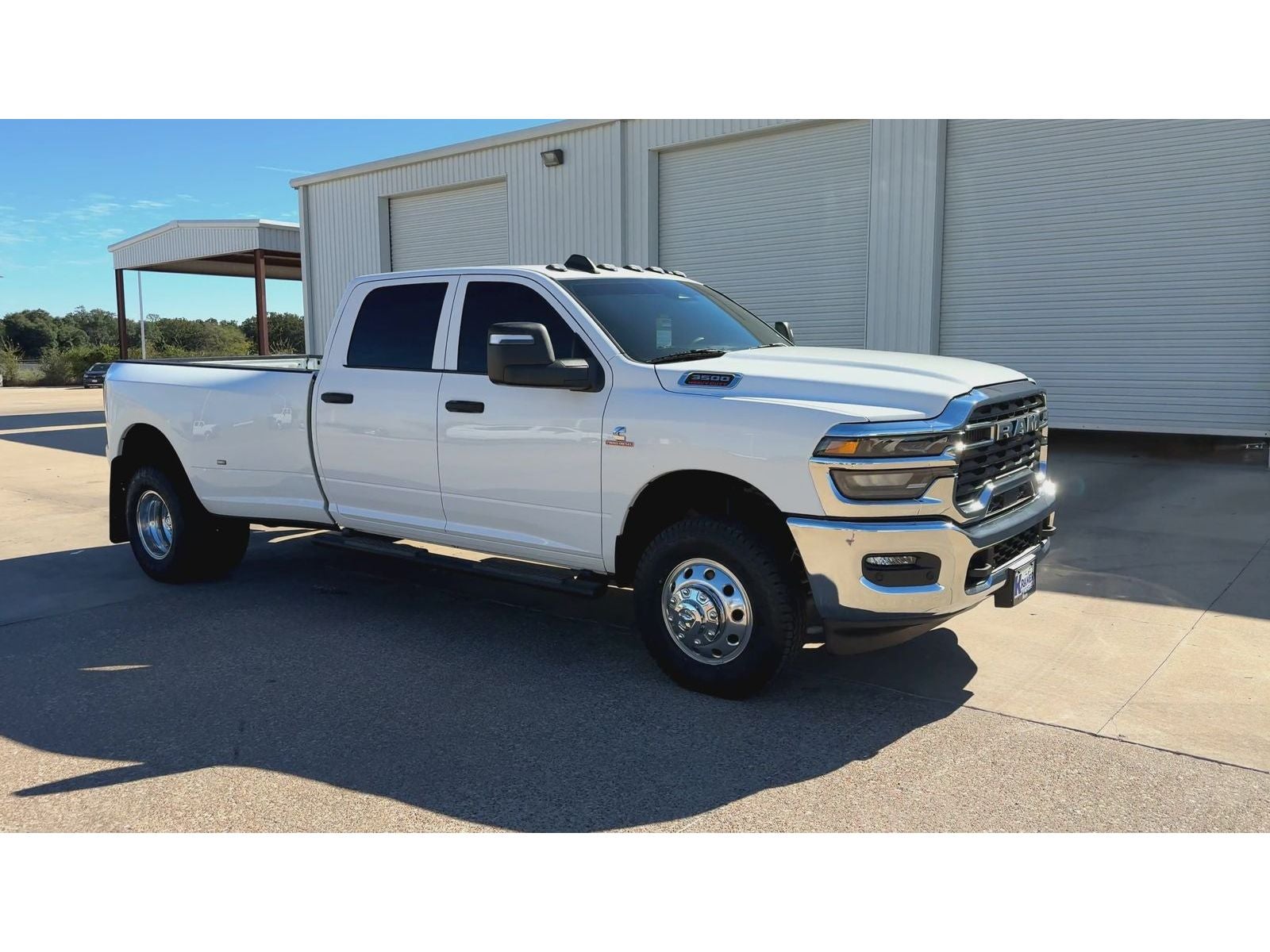 2025 RAM 3500 Tradesman — photo 2