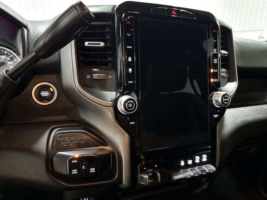 2025 RAM 2500 Tradesman Crew Cab 4x4 6'4' Box
