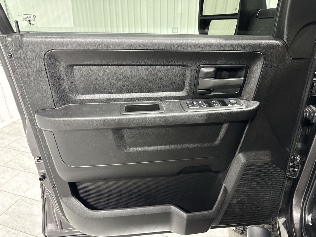 2025 RAM 2500 Tradesman Crew Cab 4x4 6'4' Box
