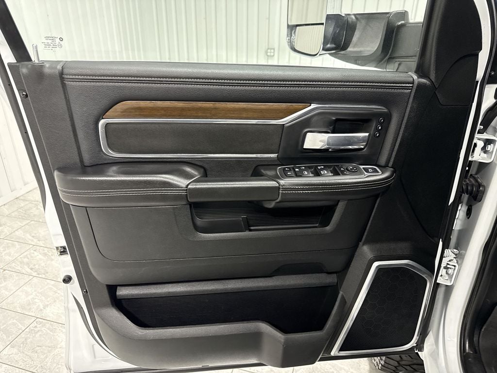 2022 RAM 2500 Laramie Crew Cab 4x4 6'4' Box