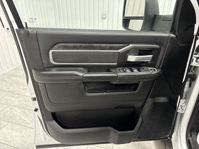 2024 RAM 3500 Chassis Tradesman/SLT/Laramie/Limited