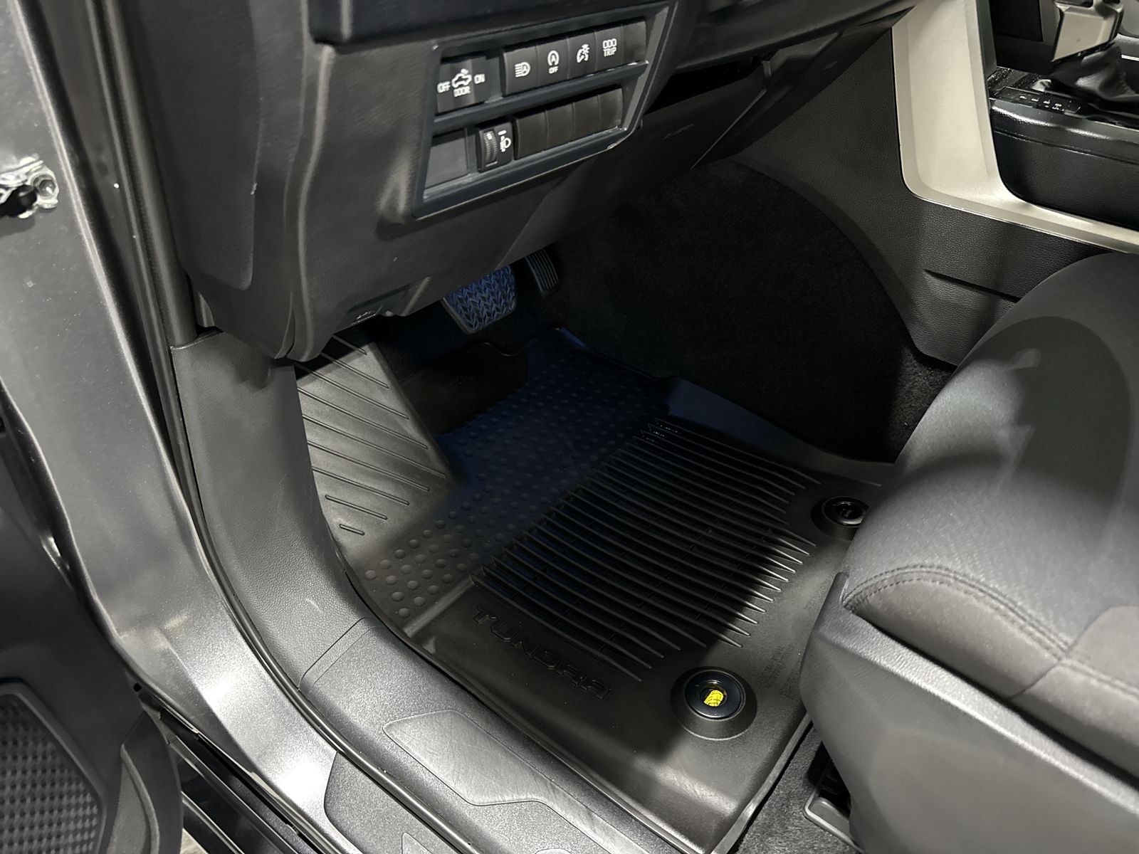 2024 Toyota Tundra SR5 — photo 10