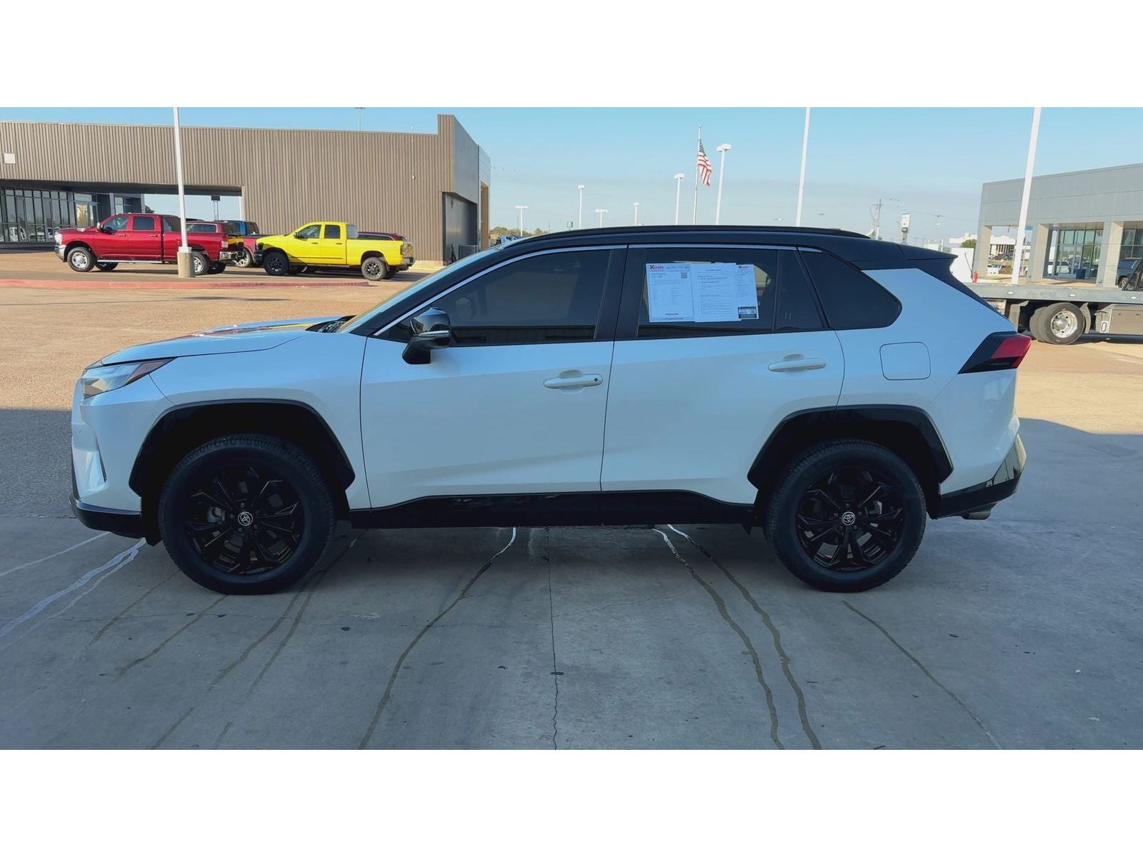 2022 Toyota RAV4 Hybrid Hybrid XSE — photo 5