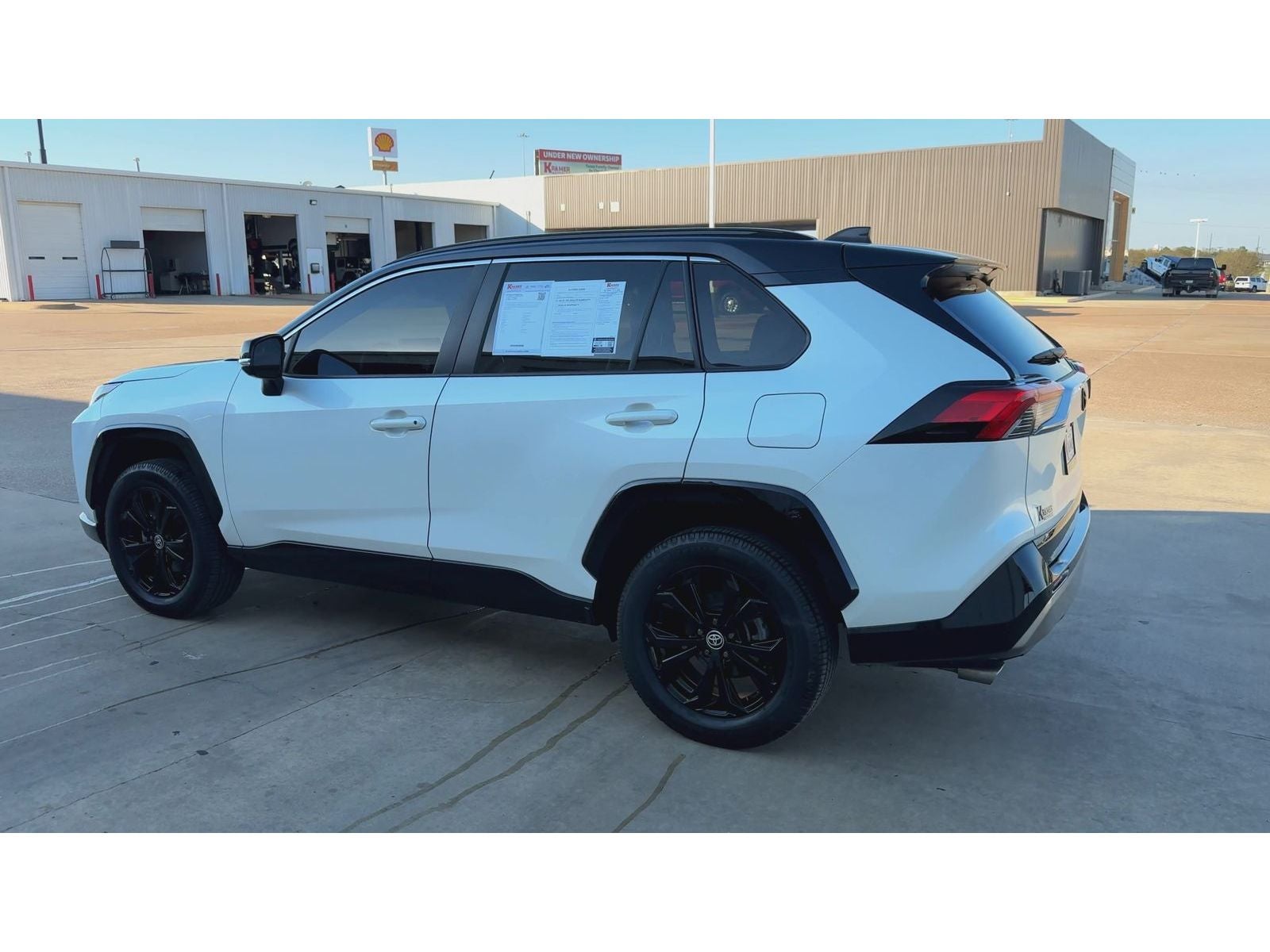 2022 Toyota RAV4 Hybrid Hybrid XSE — photo 6