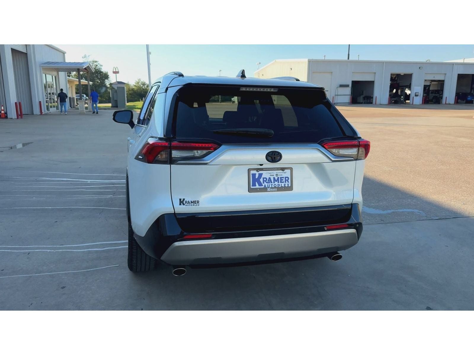 2022 Toyota RAV4 Hybrid Hybrid XSE — photo 7