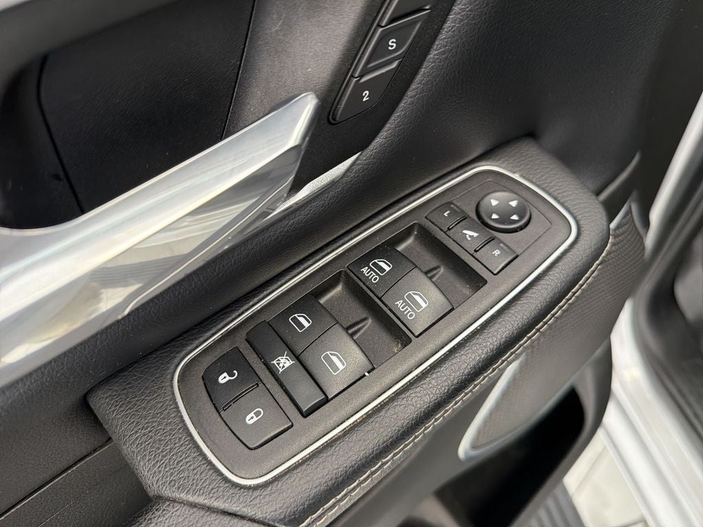 2023 RAM 1500 Laramie Crew Cab 4x4 5'7" Box