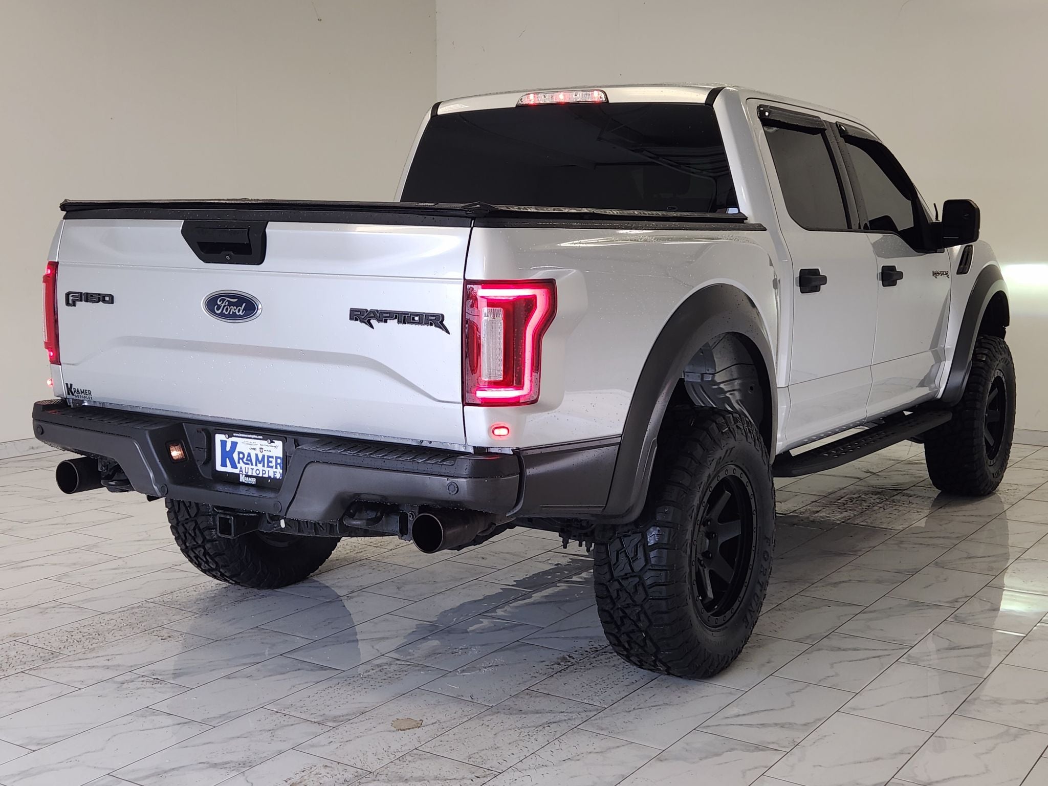 2017 Ford F-150 Raptor — photo 5