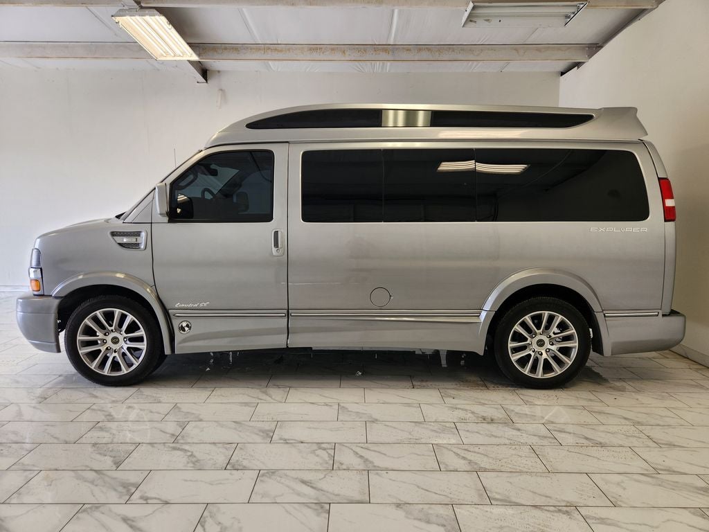 2021 Chevrolet Express Passenger 2500 1LS