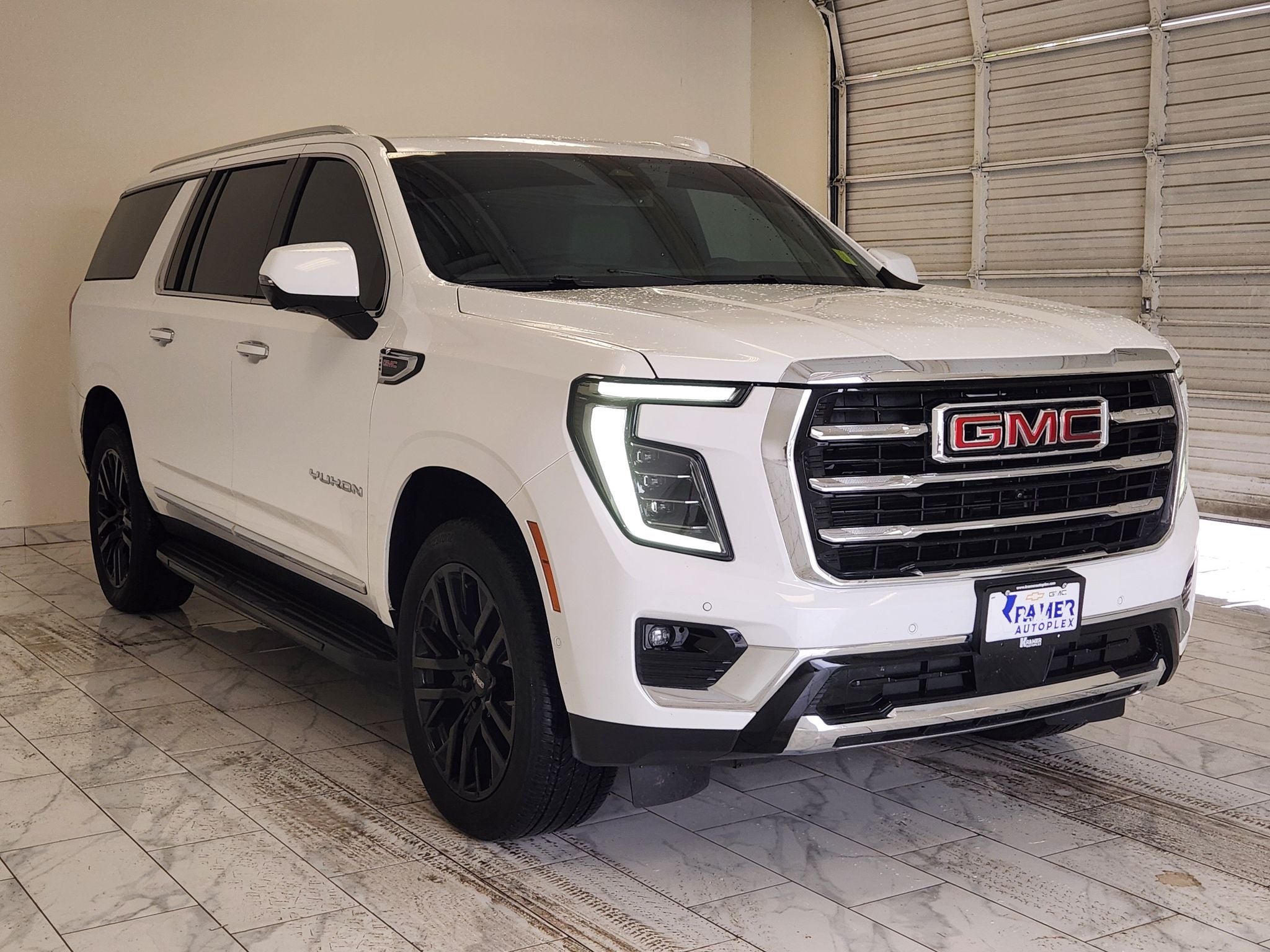 2025 GMC Yukon XL Elevation — photo 3