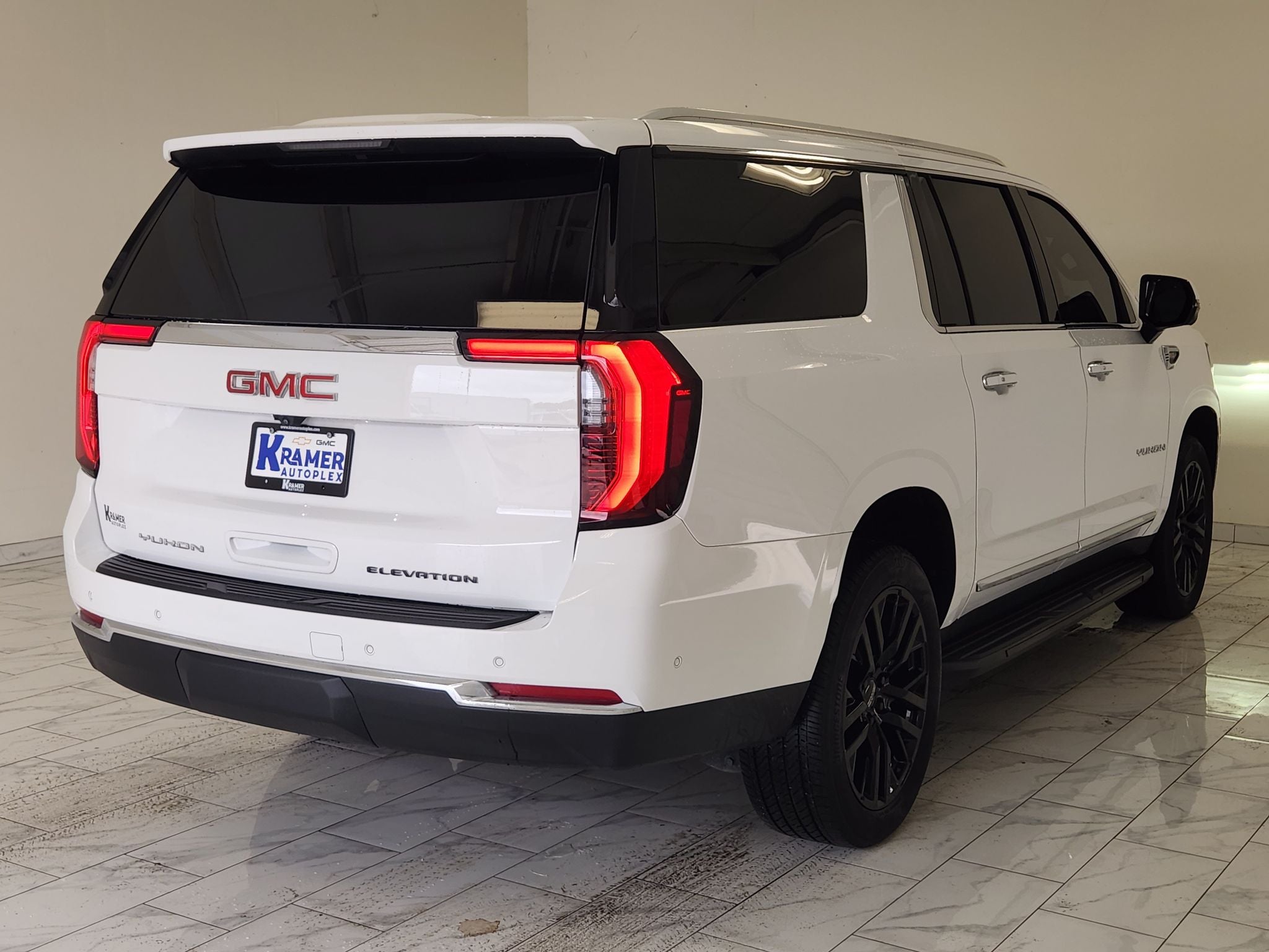 2025 GMC Yukon XL Elevation — photo 5