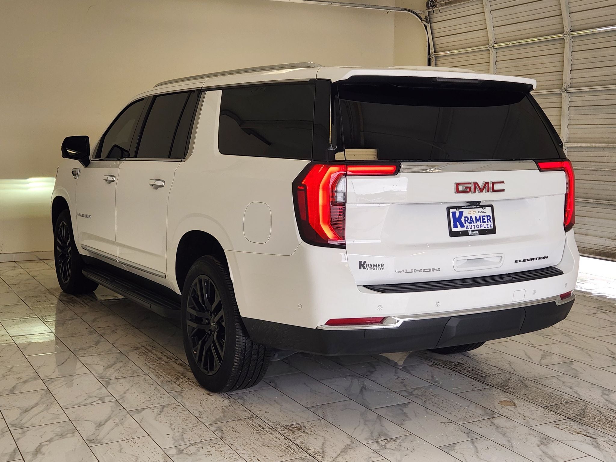 2025 GMC Yukon XL Elevation — photo 7