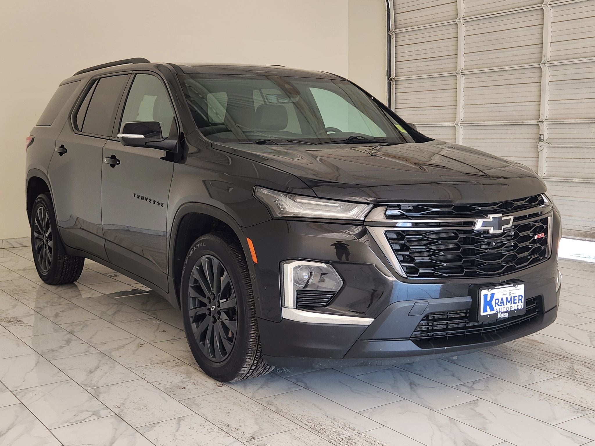 2023 Chevrolet Traverse RS — photo 3