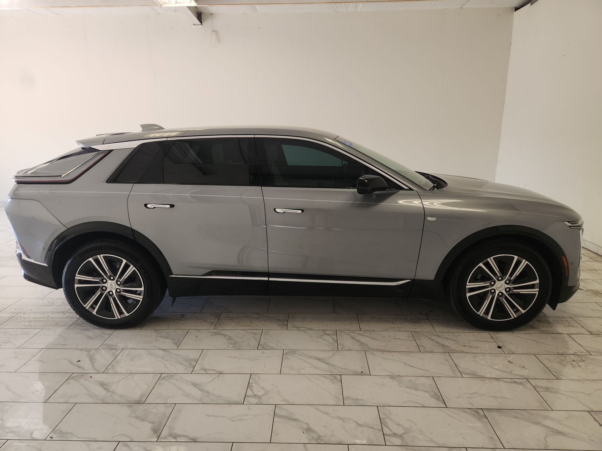 2024 Cadillac LYRIQ Luxury 1 — photo 4
