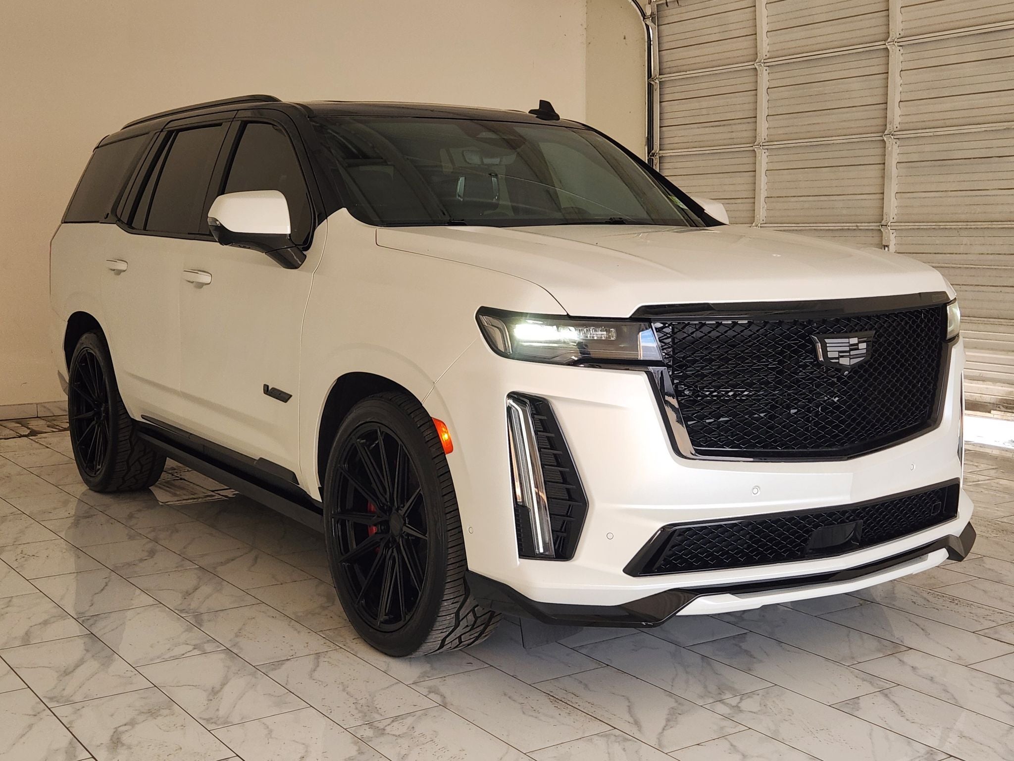 2024 Cadillac Escalade V-Series — photo 3