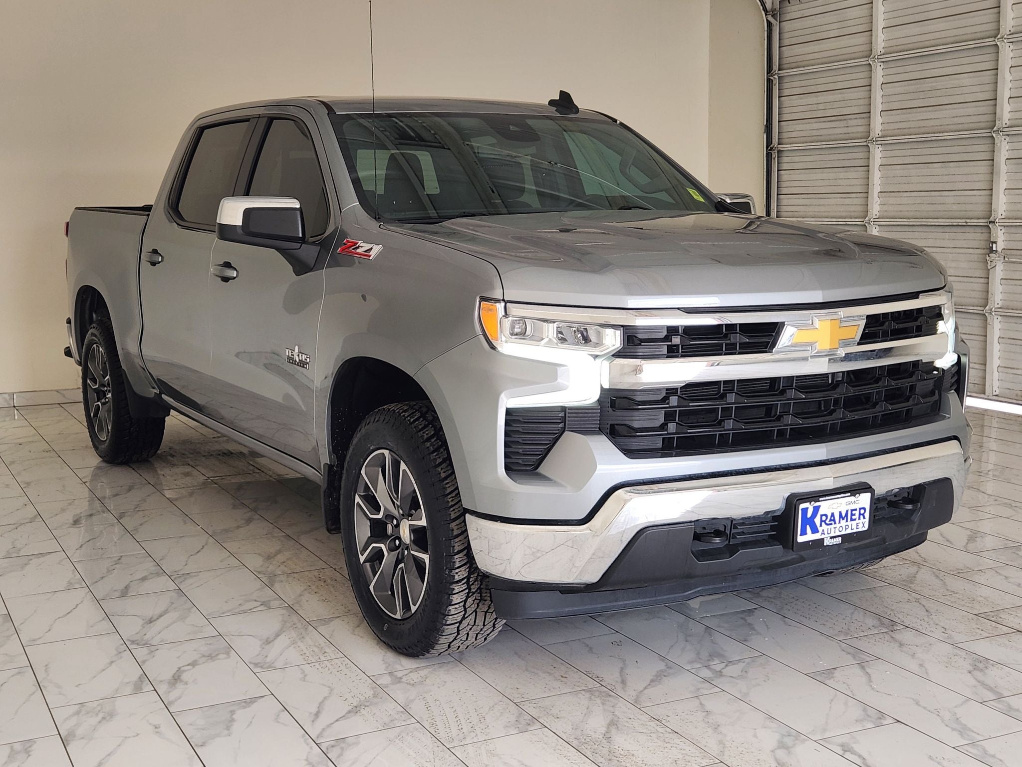 2024 Chevrolet Silverado 1500 LT — photo 3