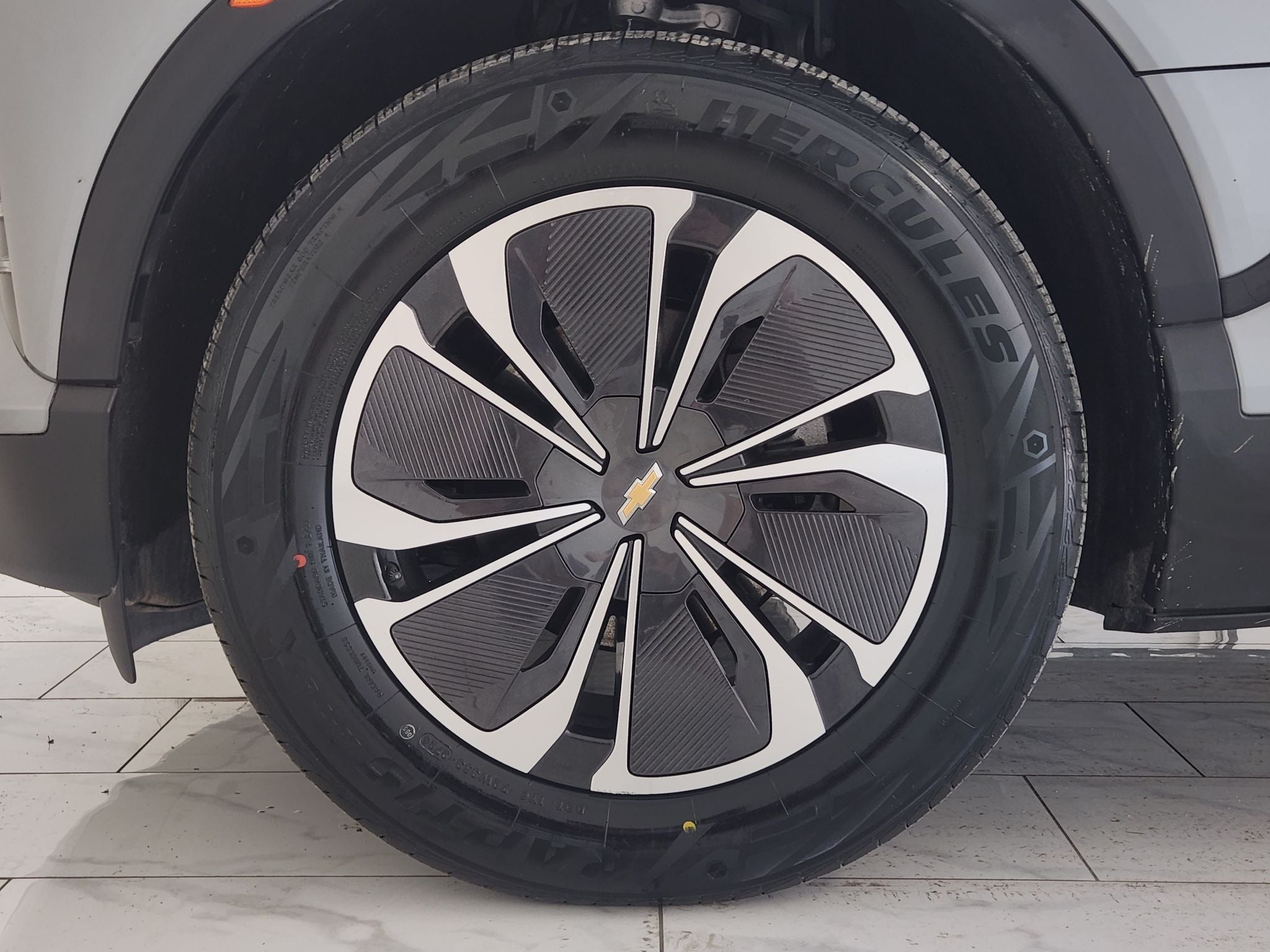 2024 Chevrolet Blazer EV LT — photo 10