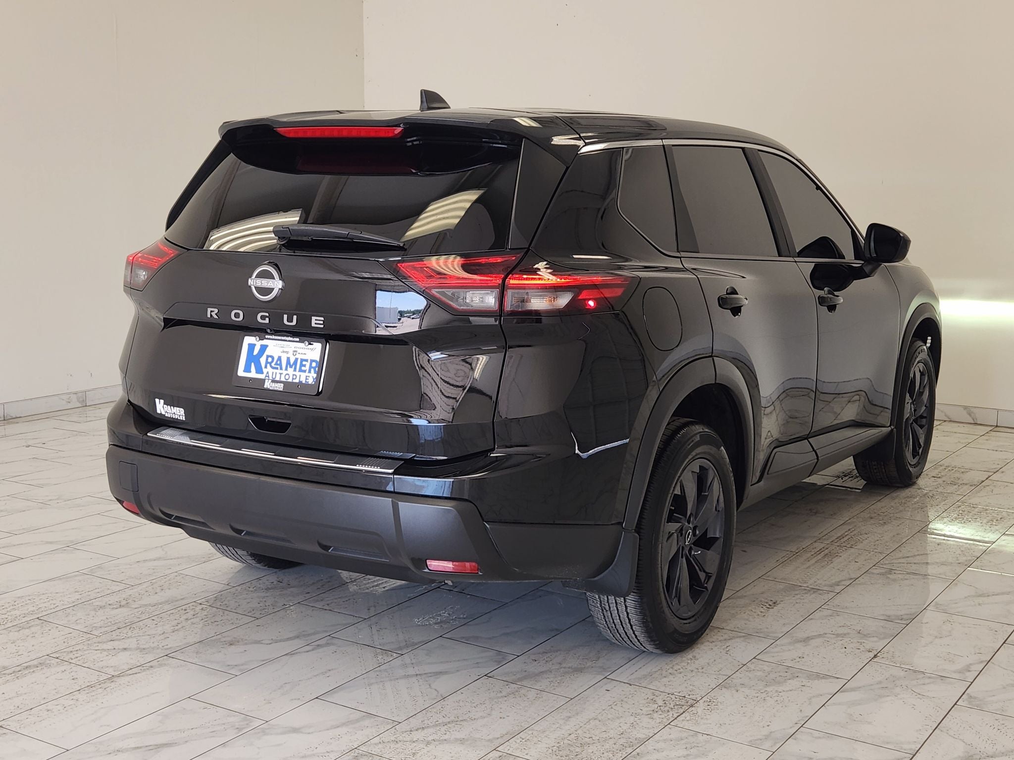 2026 Nissan Rogue SV — photo 5
